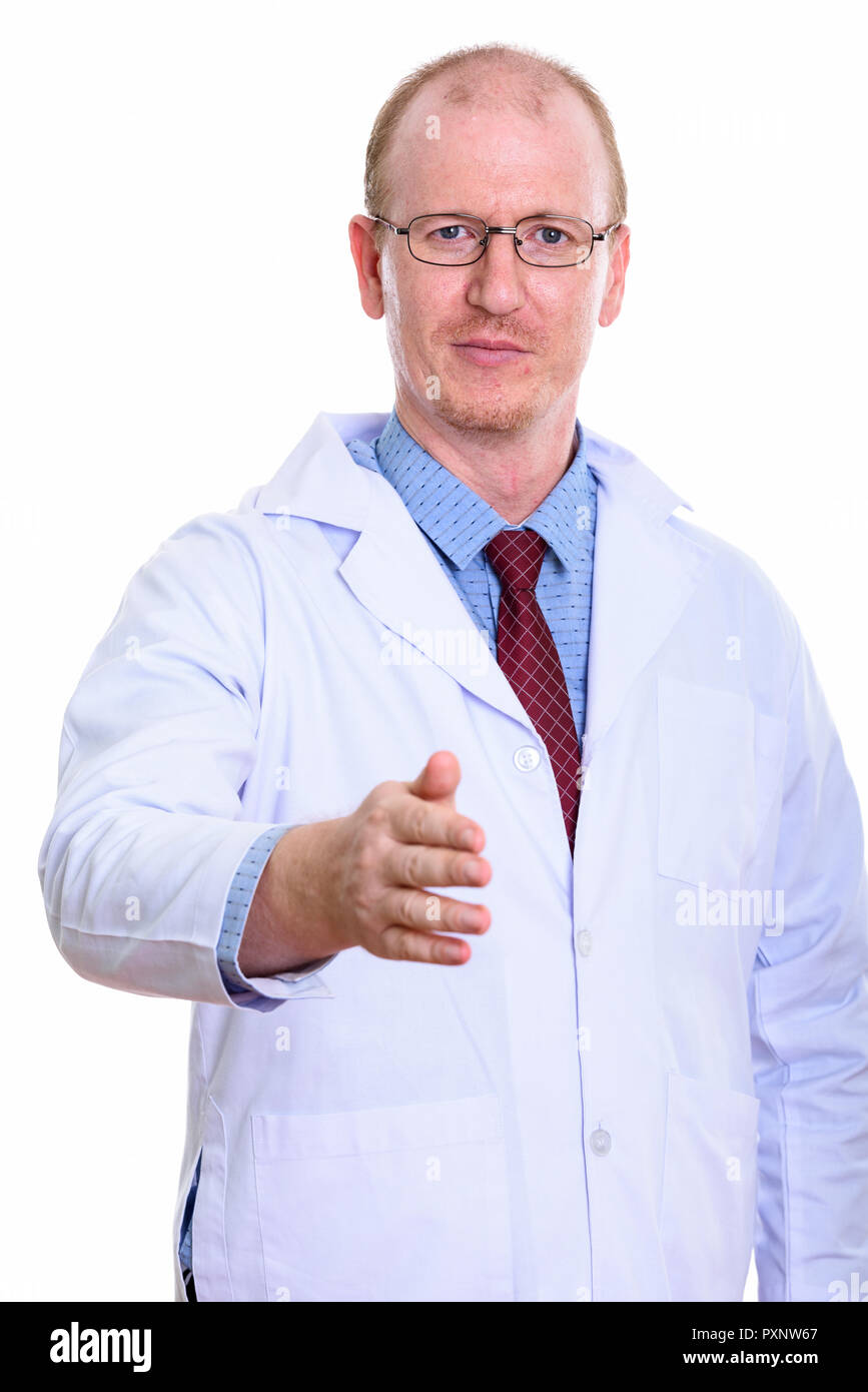 Portrait de l'homme médecin donnant handshake Banque D'Images