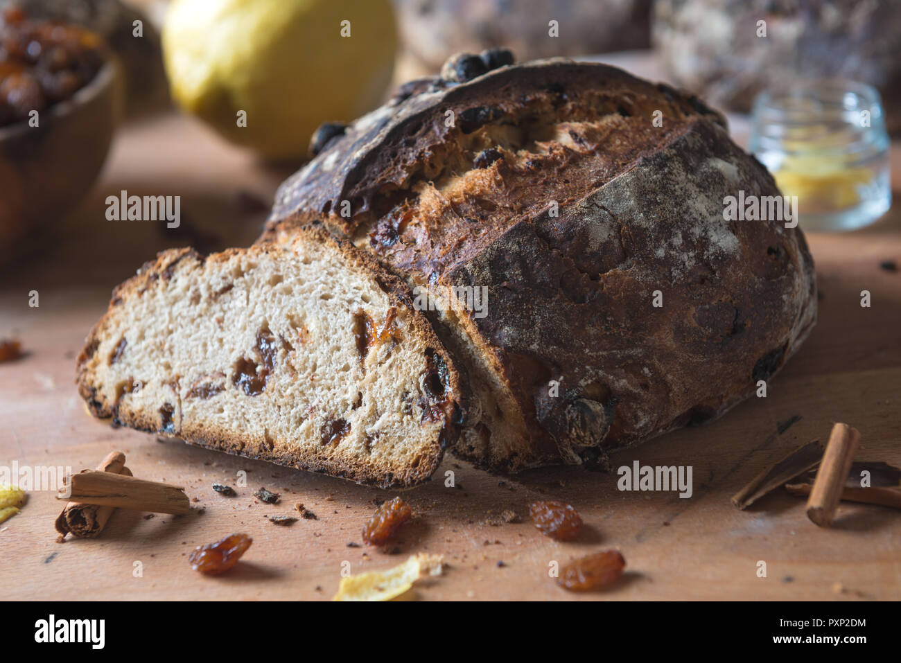 Il grapre sur pain sucré traditionnel italien composition rustis Banque D'Images