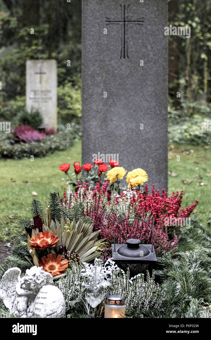 Geschmuecktes auf einem Grab Friedhof un Allerheiligen Banque D'Images