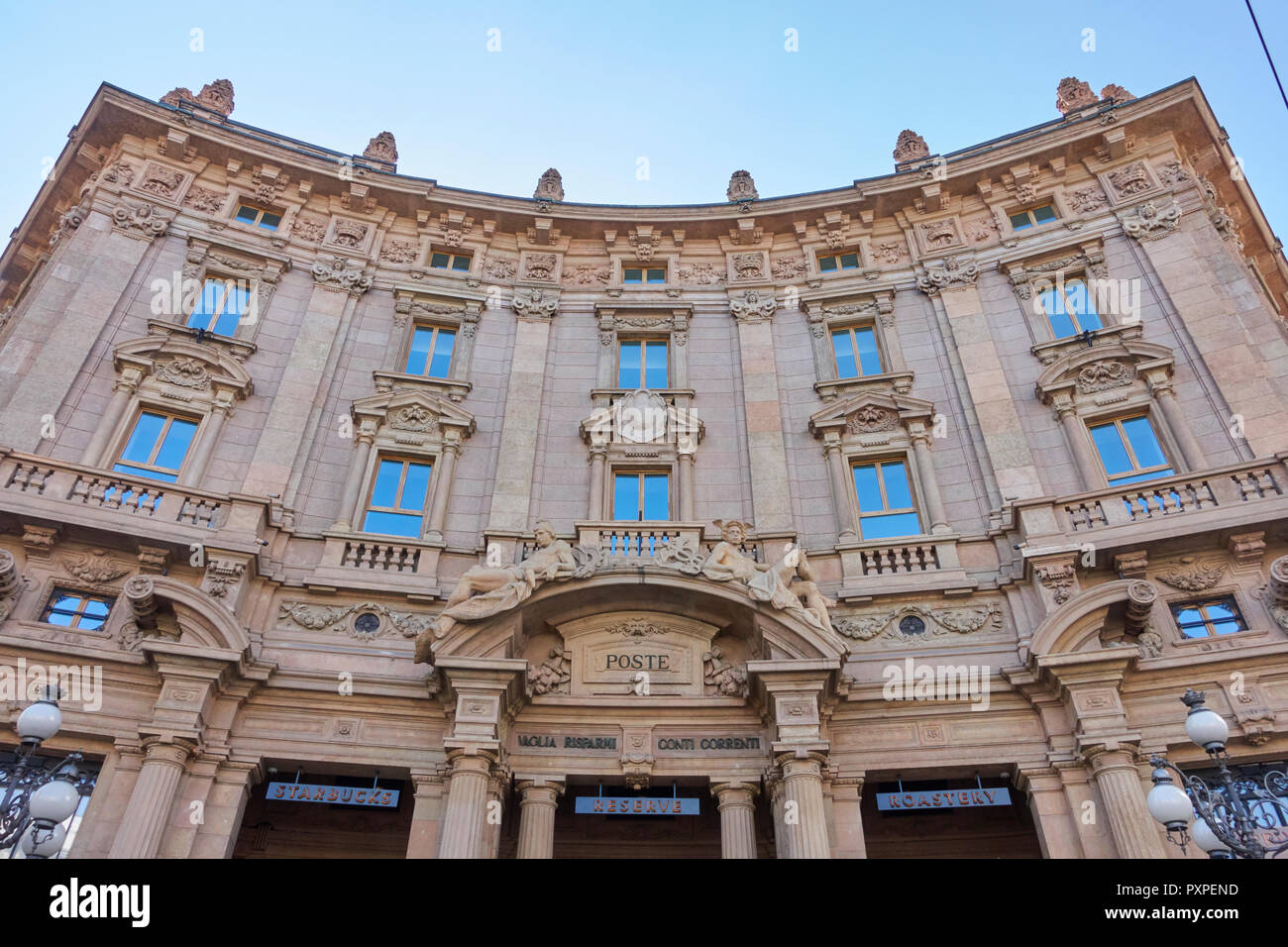 Nouveau Starbucks coffee store à Milan, Italie. Banque D'Images