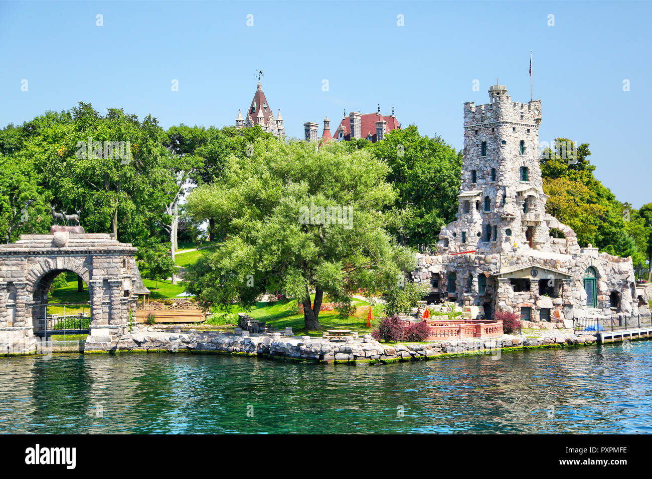 ALEXANDRIA, Etats-Unis - le 24 août 2012 : château Boldt historique dans la région des Mille-Îles de l'État de New York sur l'Île du Cœur dans le fleuve Saint-Laurent. En 1900, Banque D'Images