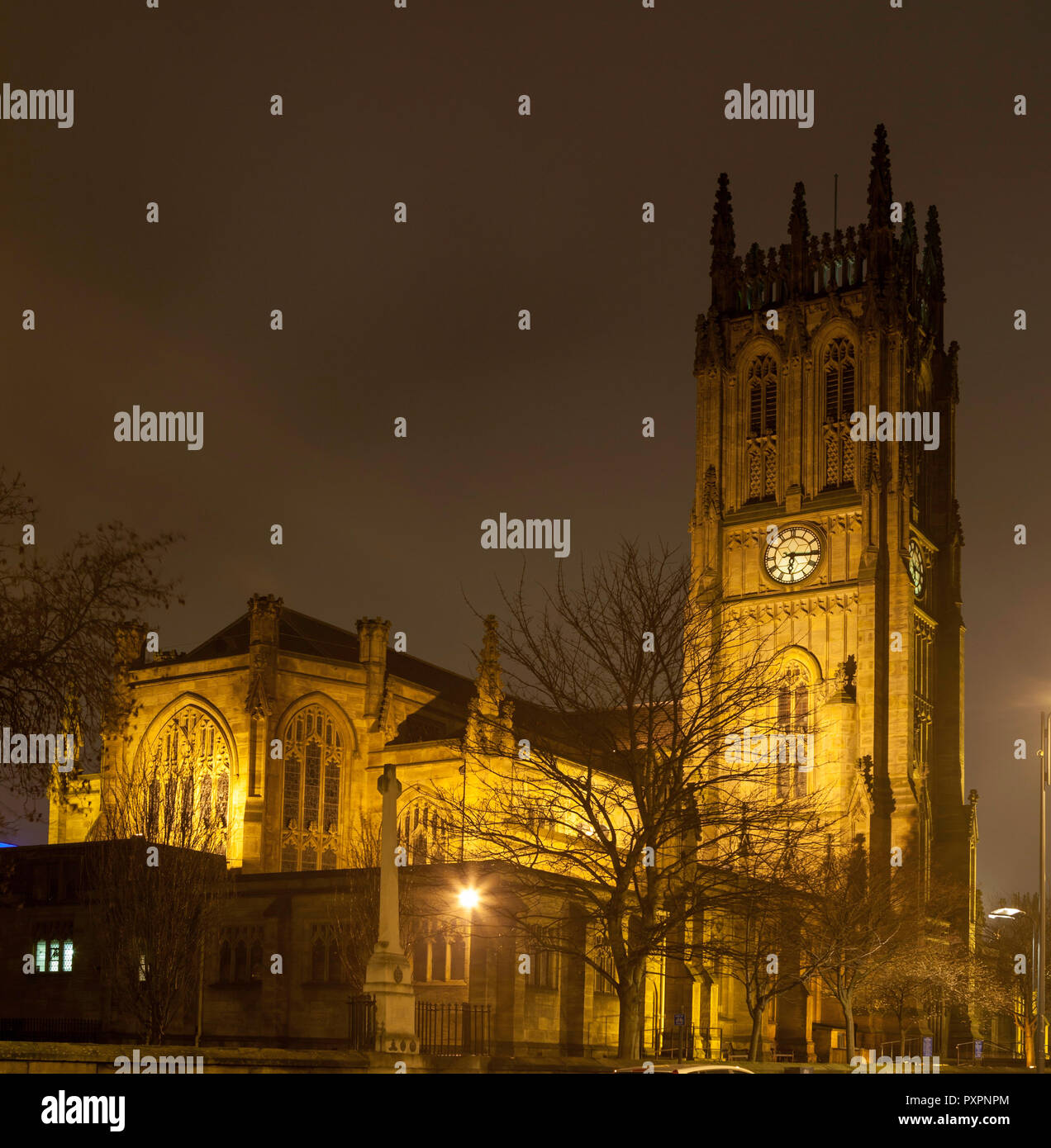 Minster Leeds Leeds (anciennement église paroissiale) de nuit Banque D'Images