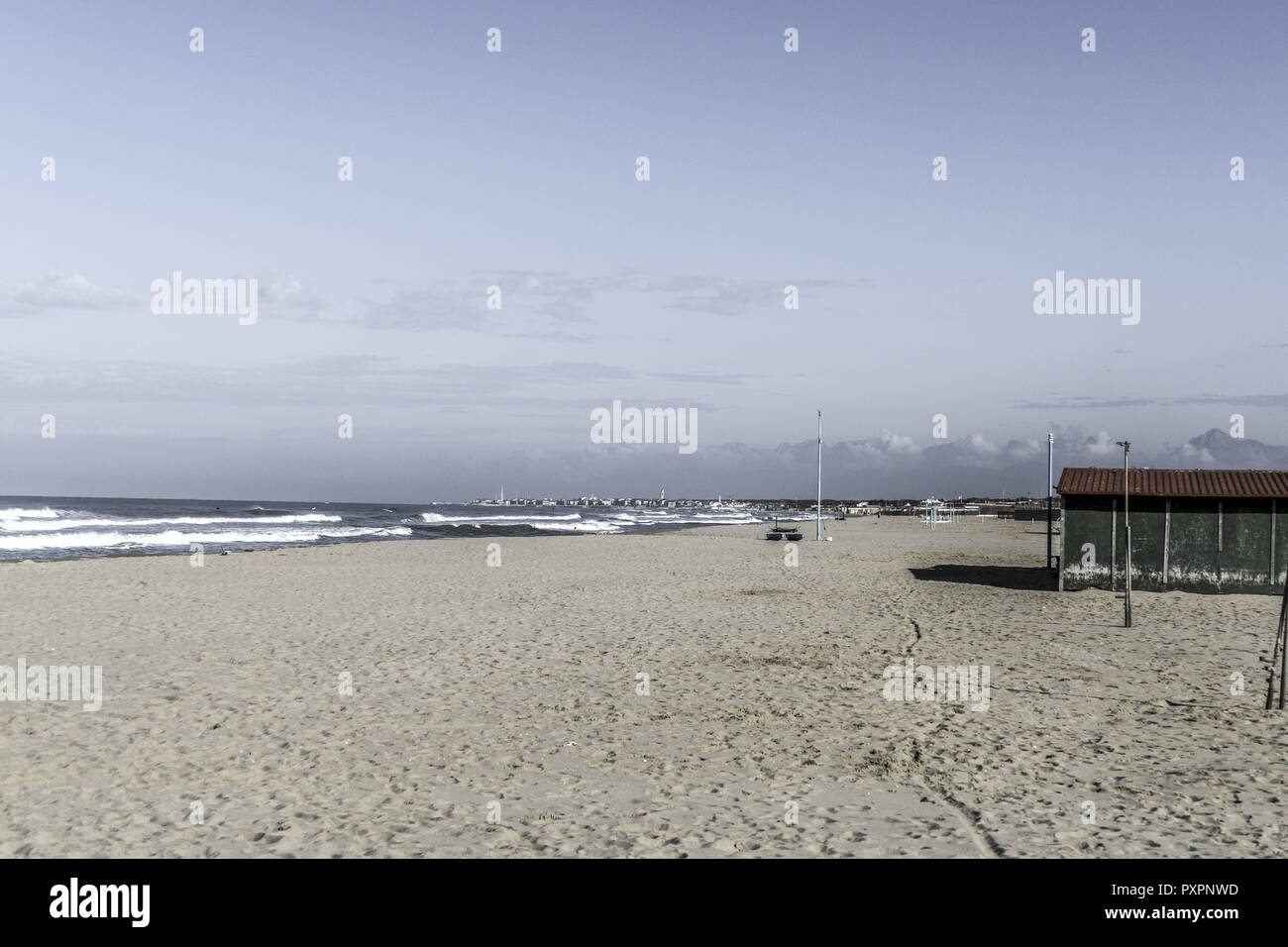 Plage De Sable Vide En Automne A Tirrenia Pise Toscane Italie Europe Province Photo Stock Alamy