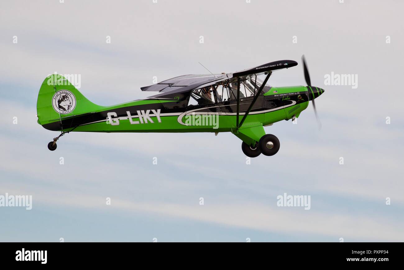 A-1C-180 Aviat Husky (G-LIKY) décoller de l'Aérodrome Old Warden Banque D'Images