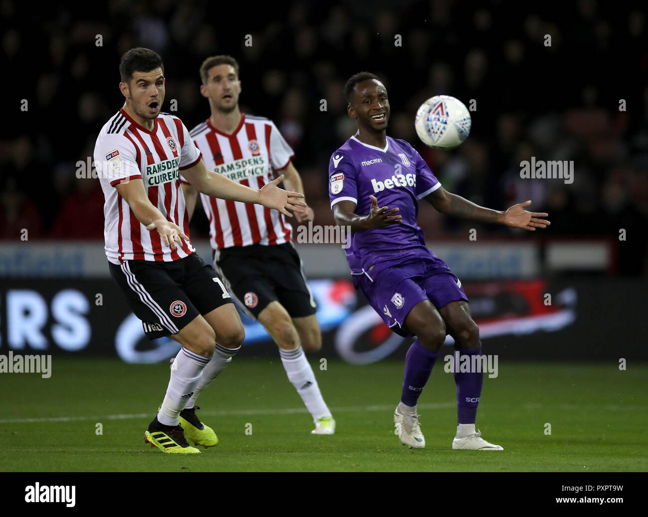 Stoke City's Saido Berahino rues une occasion manquée lors de la Sky Bet match de championnat Lane, Sheffield. Banque D'Images