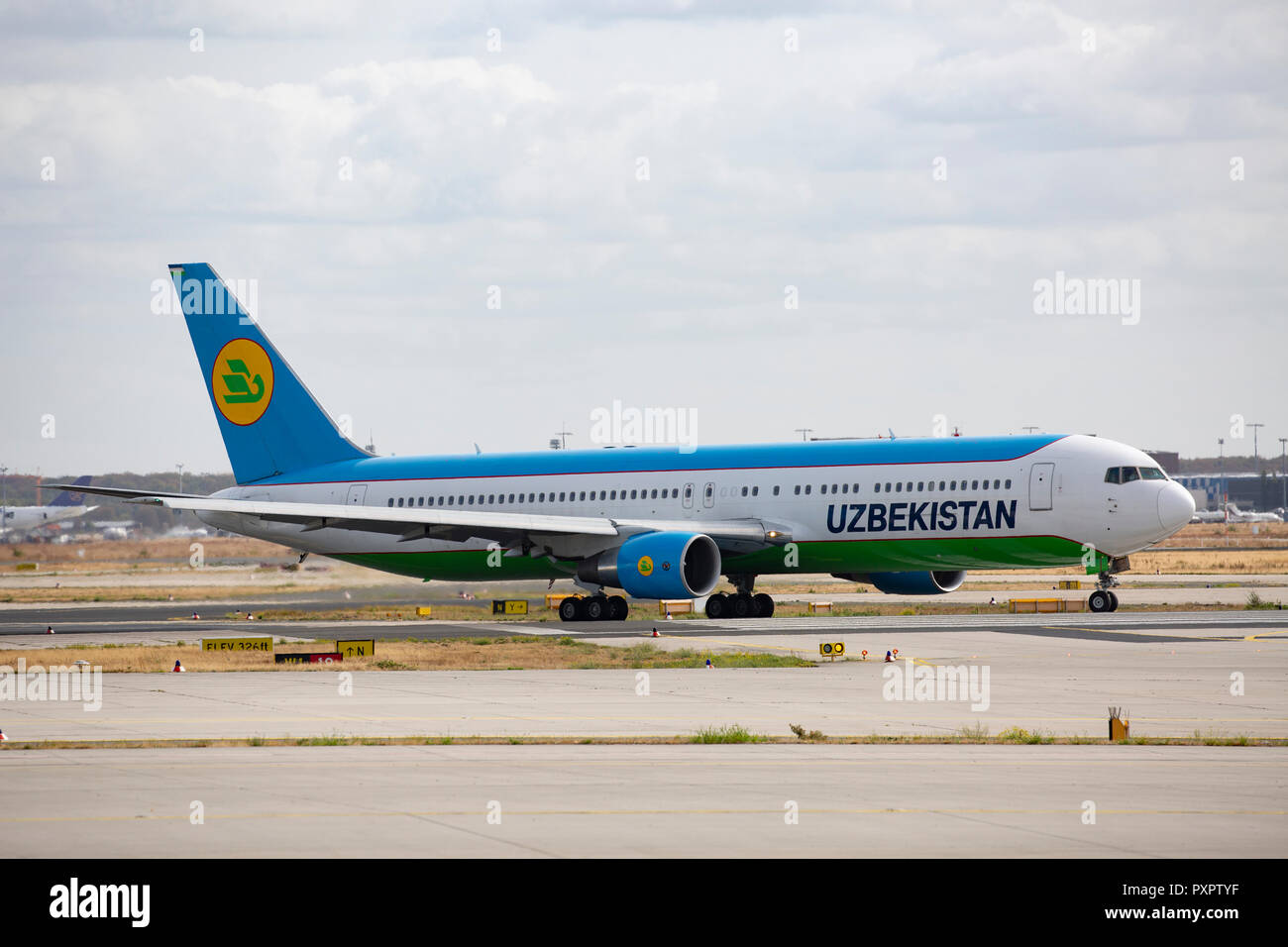 Boeing 767-300ER der Uzbekistan Airways Am Flughafen Frankfurt am Main (FRA), 23.09.2018 Banque D'Images