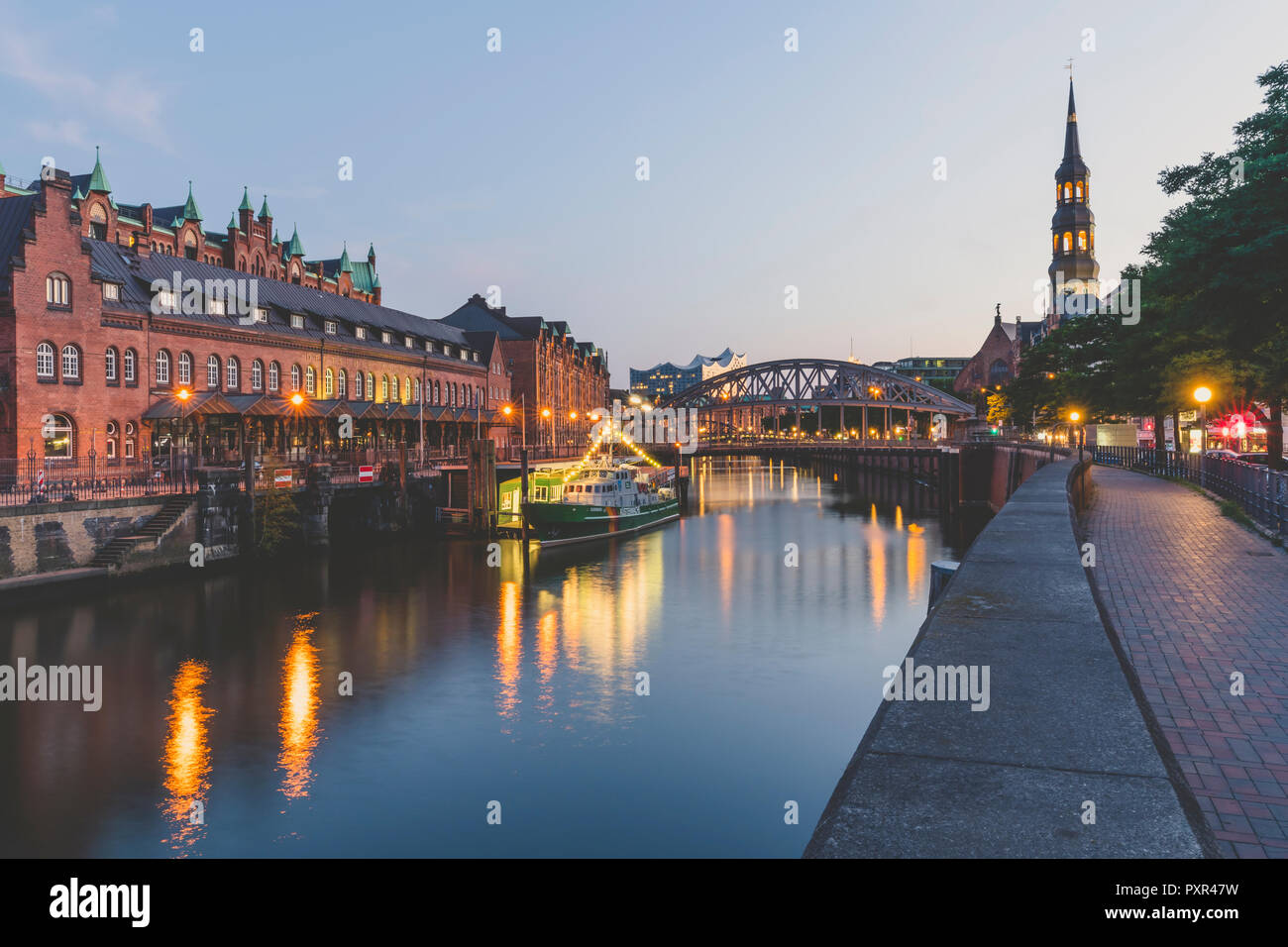 Allemagne, Hambourg, Zollkanal, Elbe Philharmonic Hall et Banque D'Images
