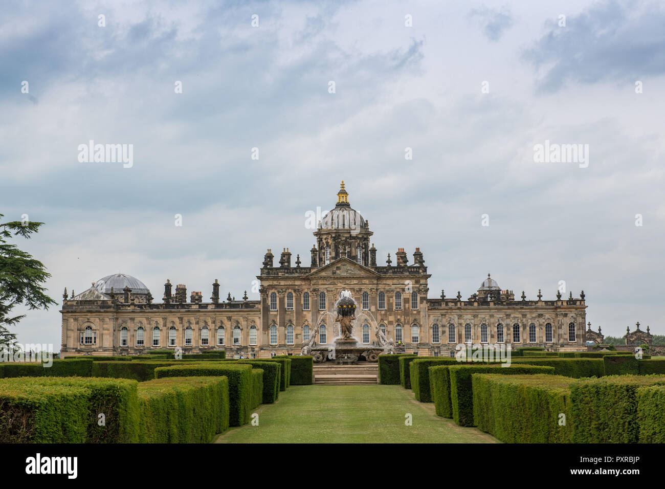Gamme longue vue symétrique de Castle Howard , Yorkshire, UK Banque D'Images