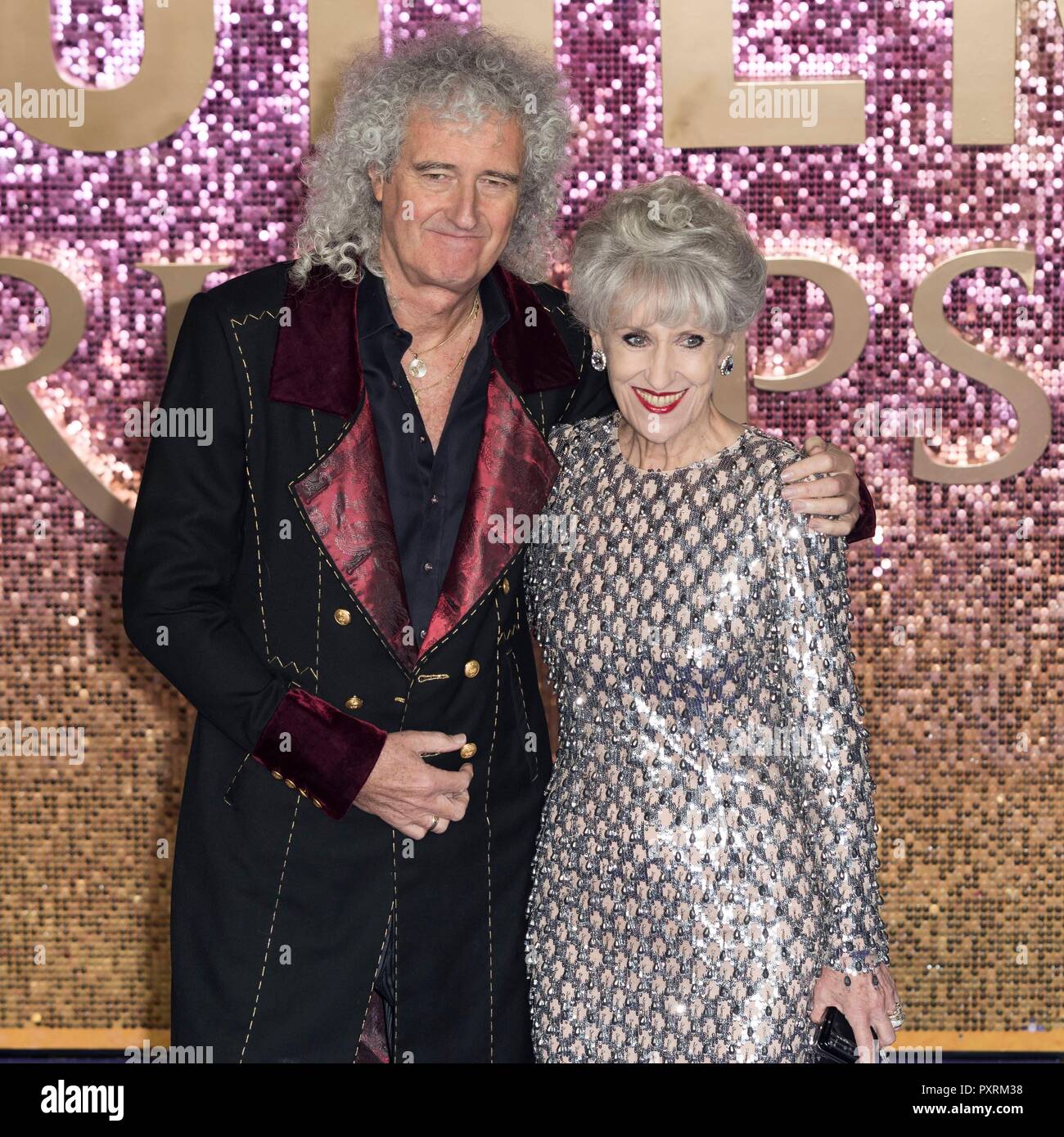 Brian May et Anita Dobson assister à Bohemian Rhapsody - Première mondiale. Londres, Royaume-Uni. 23/10/2018 | Le monde d'utilisation Banque D'Images