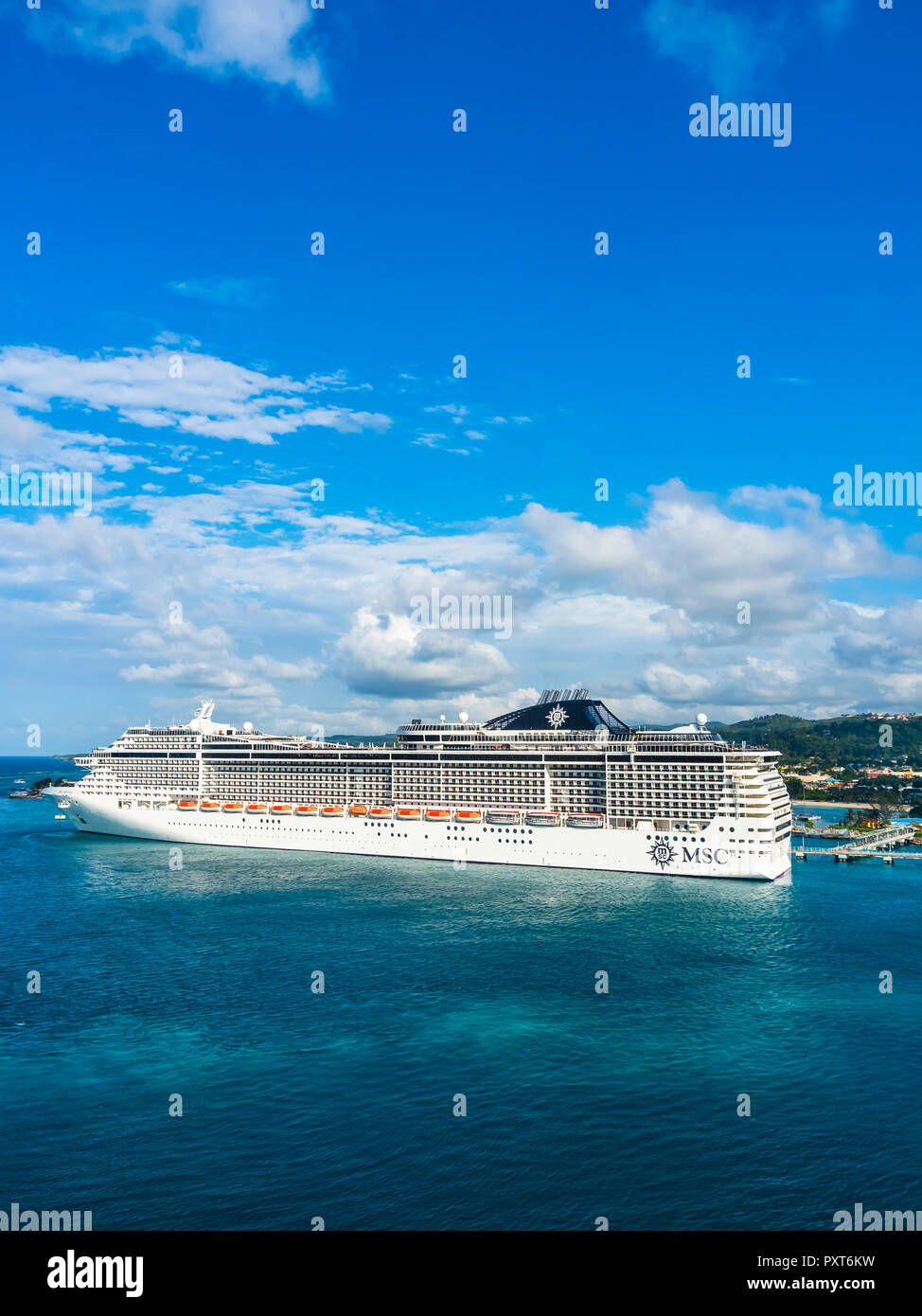 Navire de croisière MSC Divina, Ochos Rios, Jamaïque, Caraïbes, Antilles Grand Banque D'Images