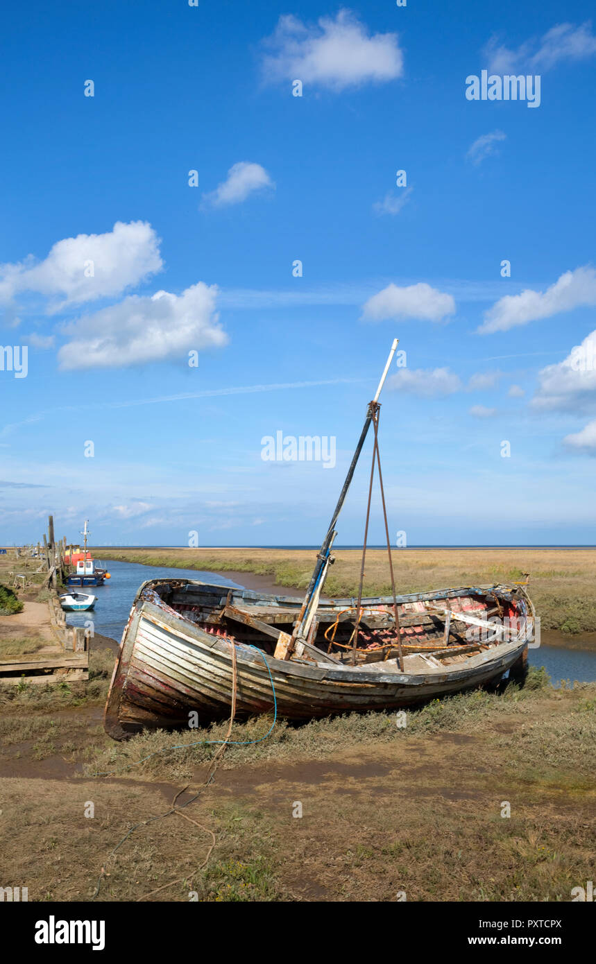 Les bateaux à l'estuaire de Thornham Vieux Port, Thornham, Norfolk, Angleterre Banque D'Images