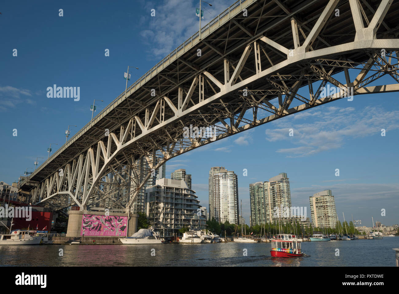 Le pont Granville de False Creek dans le centre-ville de Vancouver, Colombie-Britannique, Canada. Banque D'Images