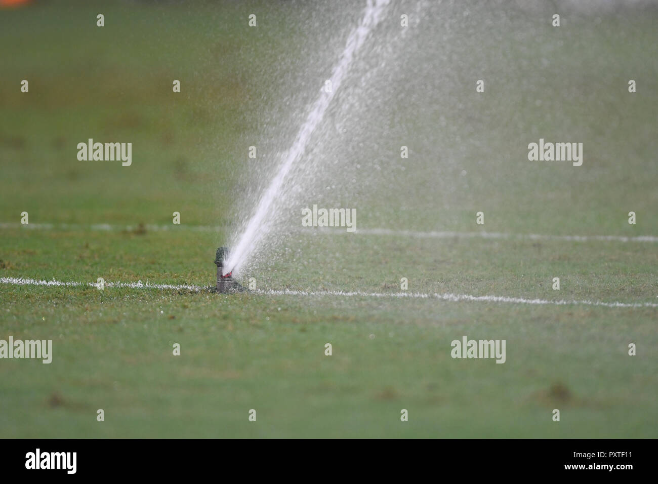 Kallang-Singapore-30Oct 2018:aspersion d'eau sortir de la CPI au cours souterrain 2018 entre l'Atletico Madrid contre à paris saint-allemand à l'natio Banque D'Images
