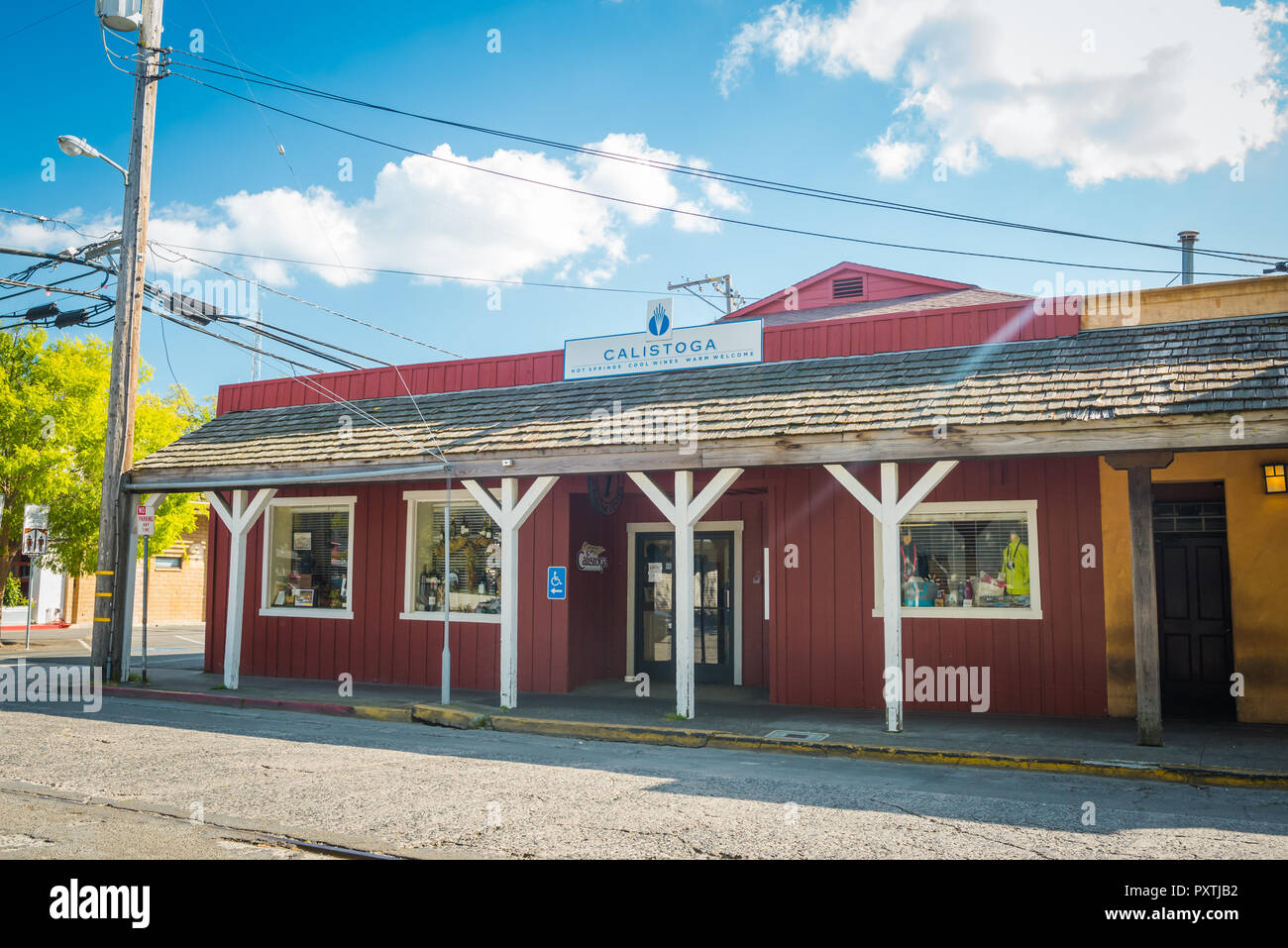 Calistoga, CA, Etats-Unis - le 25 mars 2016 : s'appuyant sur les rues de la ville historique de Calistoga est un arrêt touristiques populaires à l'extrémité nord de la Napa Valley Wine count Banque D'Images