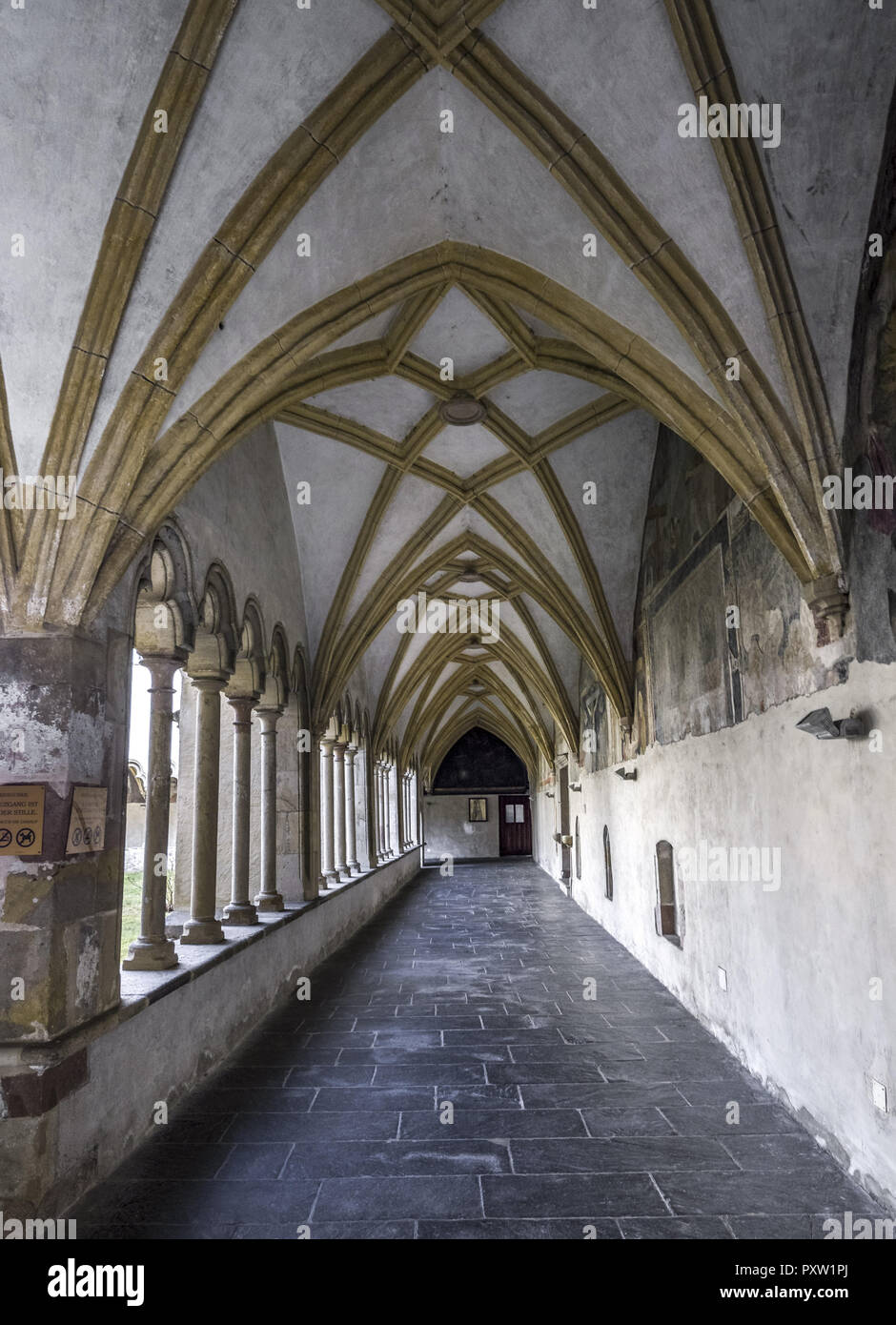 Cloître de l'église des Franciscains à Bolzano Banque D'Images