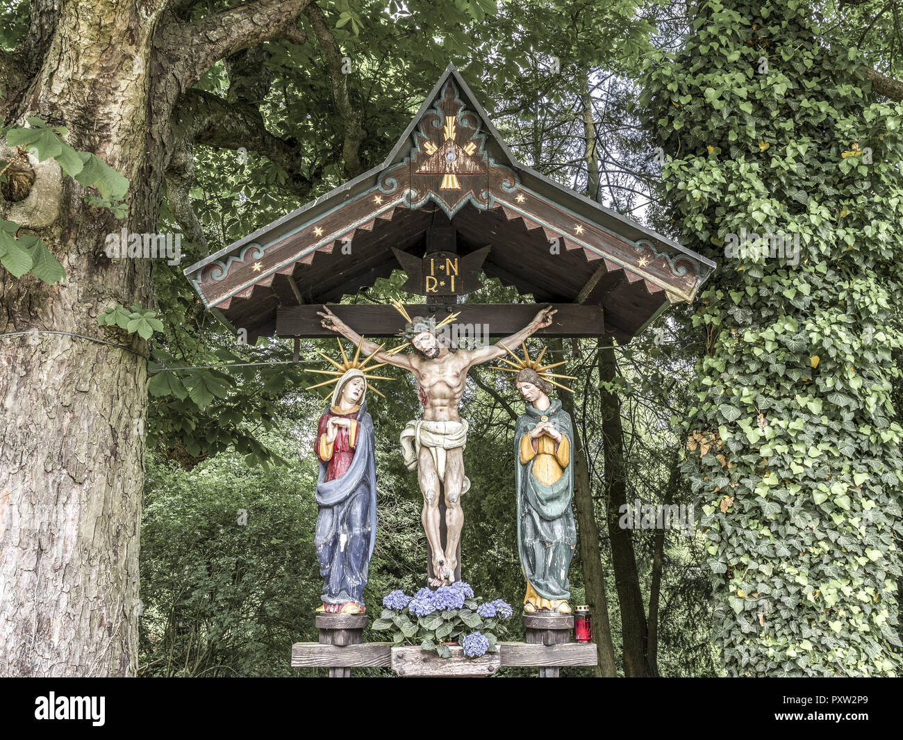 Route de culte, crucifix de Salzkammergut, Autriche Banque D'Images