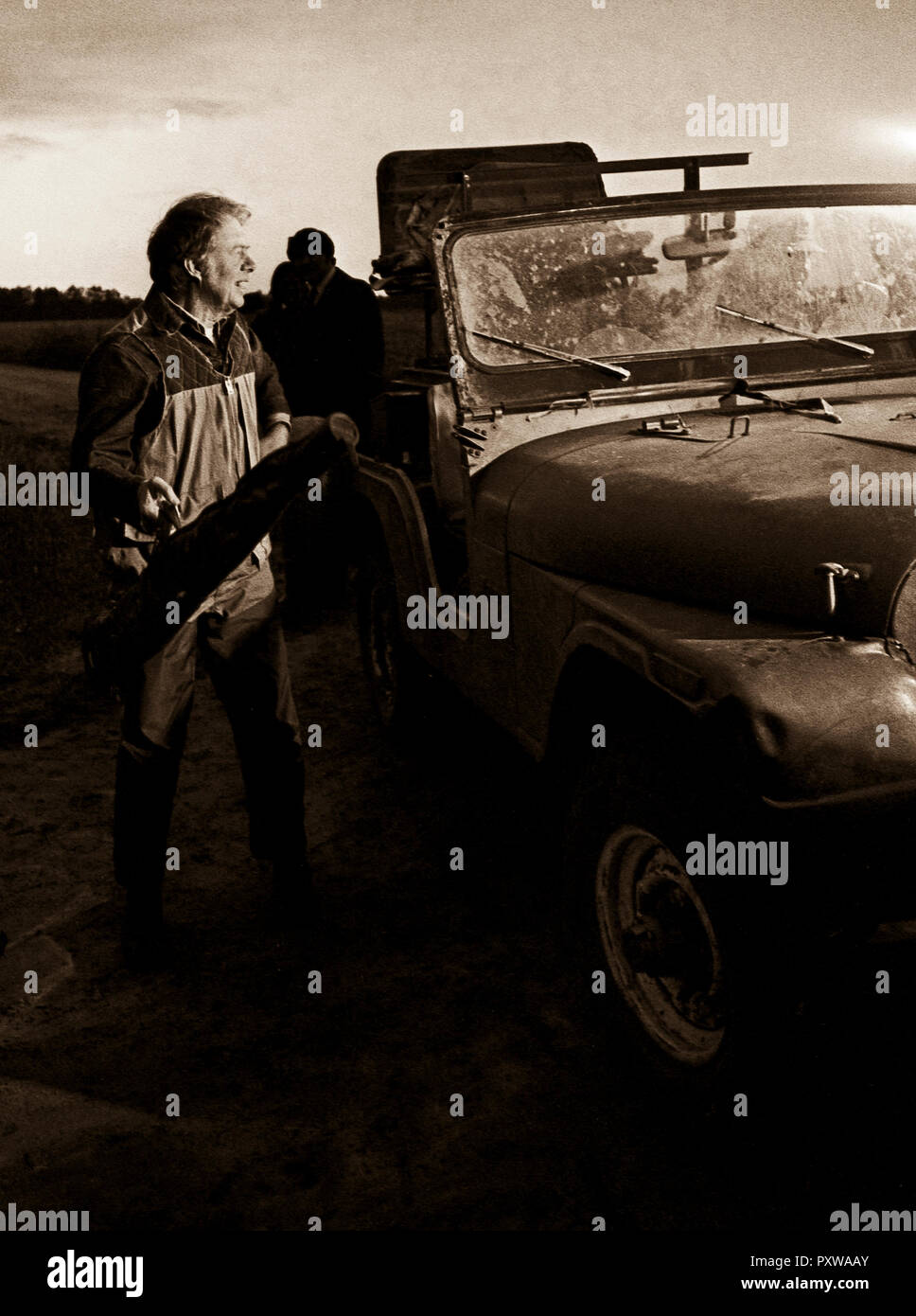 Le président Carter avec fusil sur une chasse d'oiseaux tôt le matin à Sumter Co. Géorgie Banque D'Images