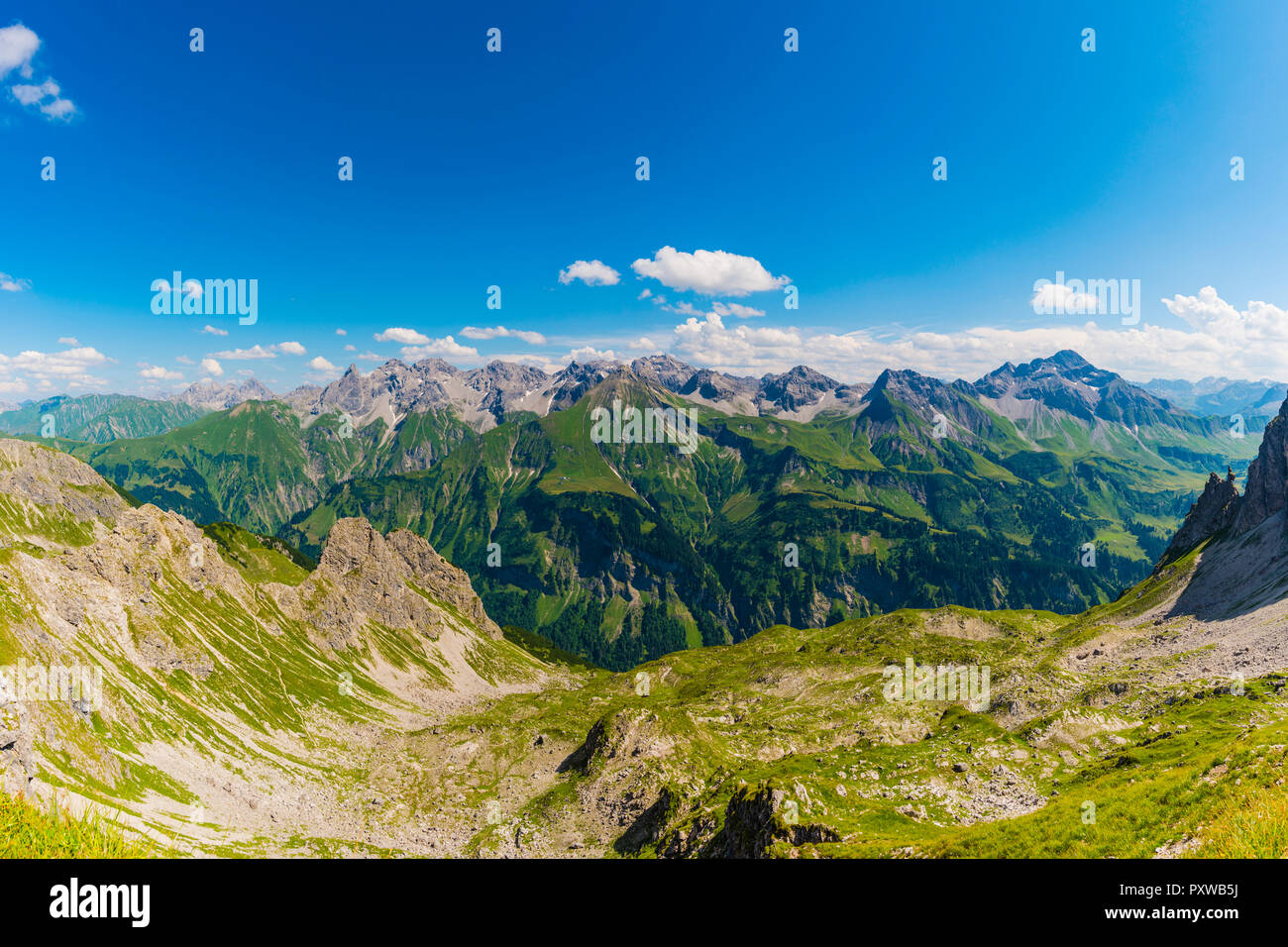 Allemagne, Bavière, Allgaeu, Alpes Allgaeu, vue panoramique de la crête principale de l'Allgaeu Krumbacher Hoehenweg Banque D'Images