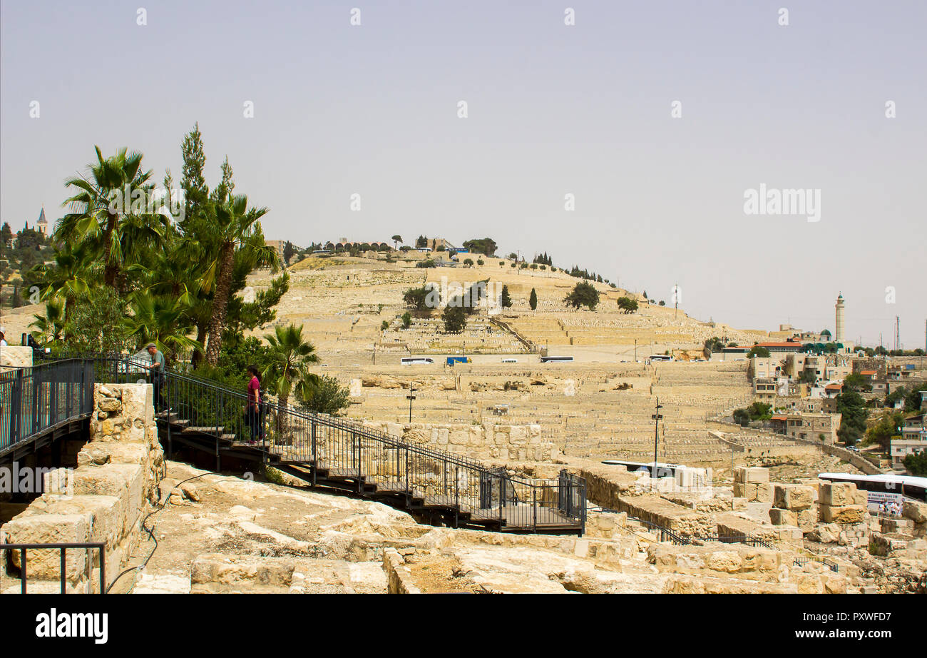 11 mai 2018 une vue sur la vallée du Cédron au mont des Oliviers du mur sud du Mont du Temple à Jérusalem Israël Banque D'Images