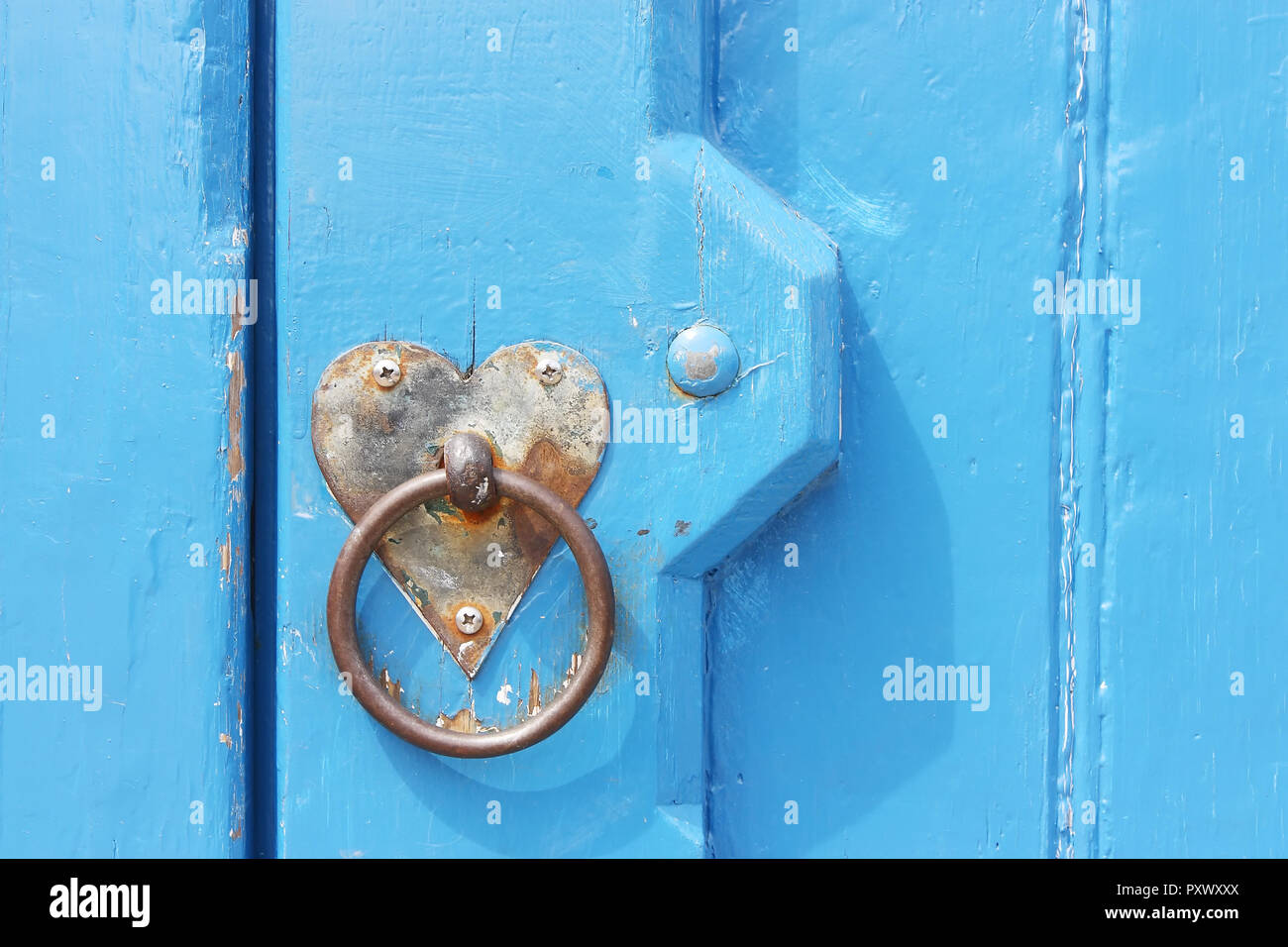Détail de l'ancien bleu avec coeur porte-plaque formée pour l'utiliser comme carte de la Saint-Valentin ou modèle avec copie espace Banque D'Images