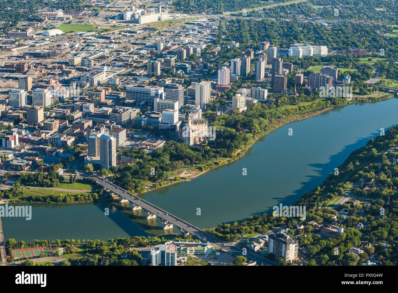 Vue aérienne de la ville de Saskatoon et de la rivière Saskatchewan Sud. Banque D'Images