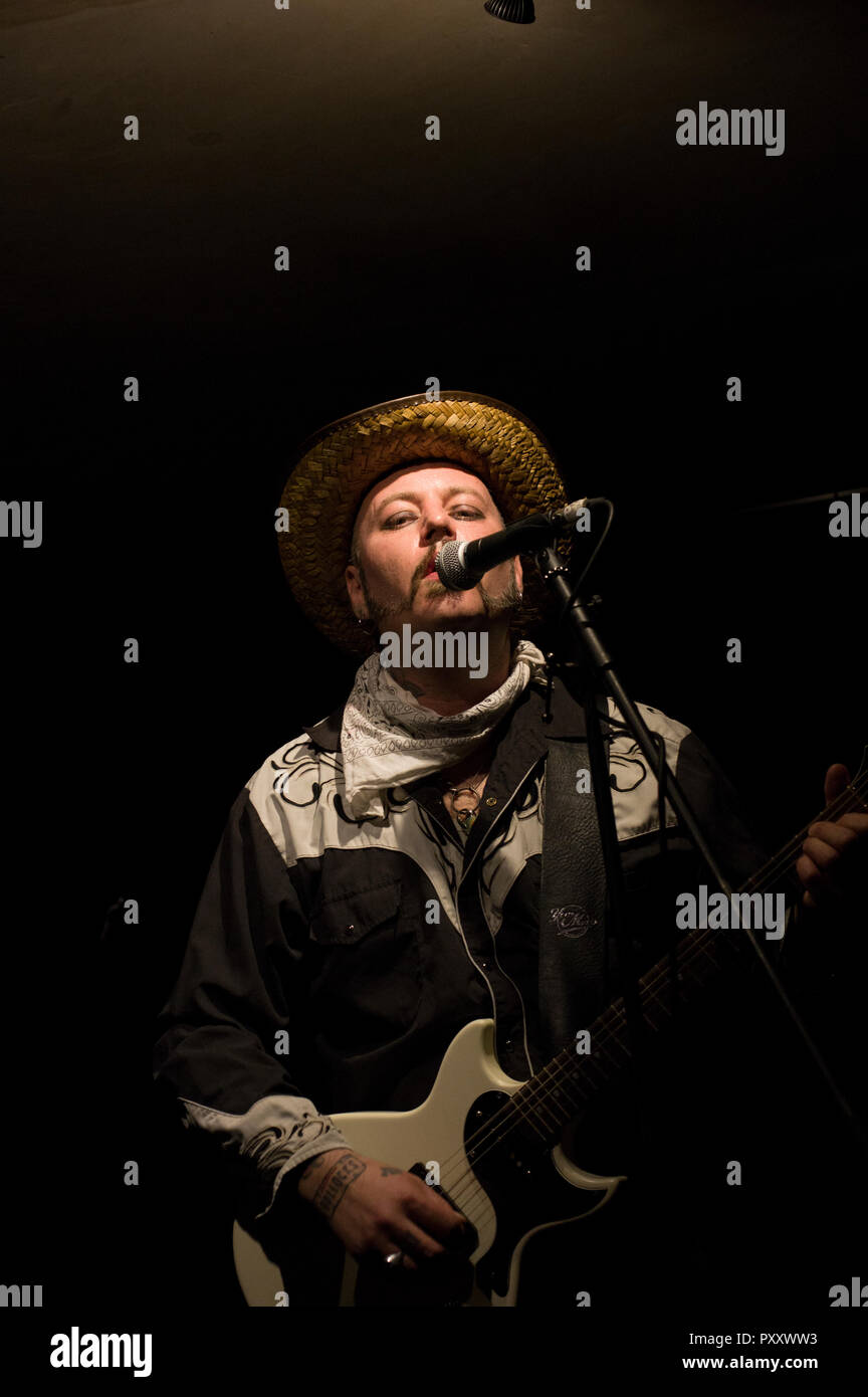 Chanson d'amour gitane Banque de photographies et d'images à haute  résolution - Alamy