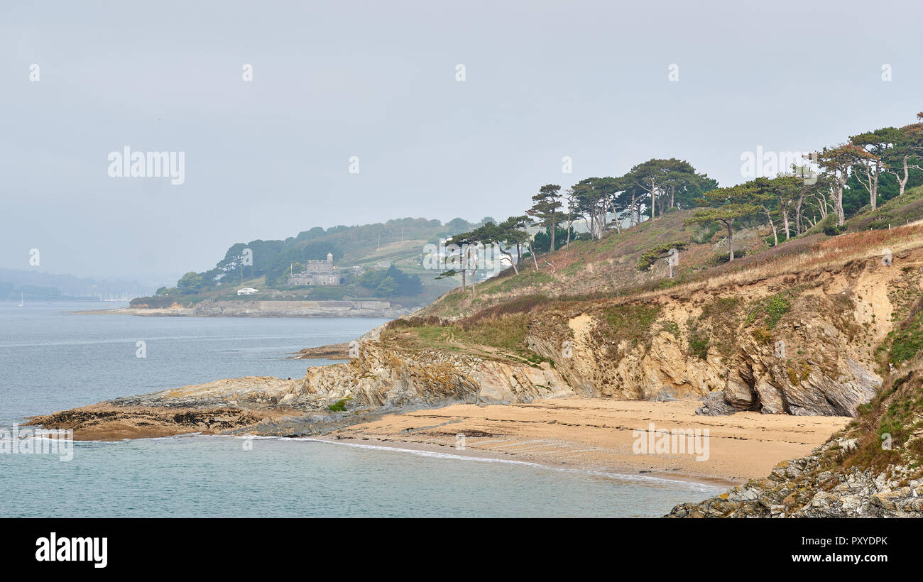 Plage de sable à St Anthony's head, Roseland peninsula, Cornwall, Angleterre. Banque D'Images