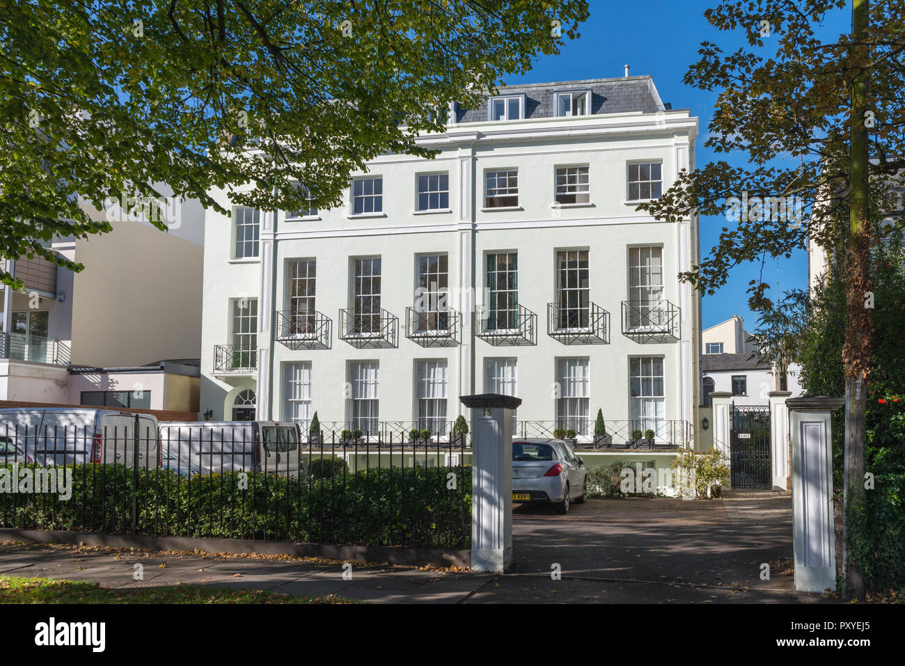 Quatre étages de style Régence bloc appartement à Vittoria à pied, Cheltenham Banque D'Images