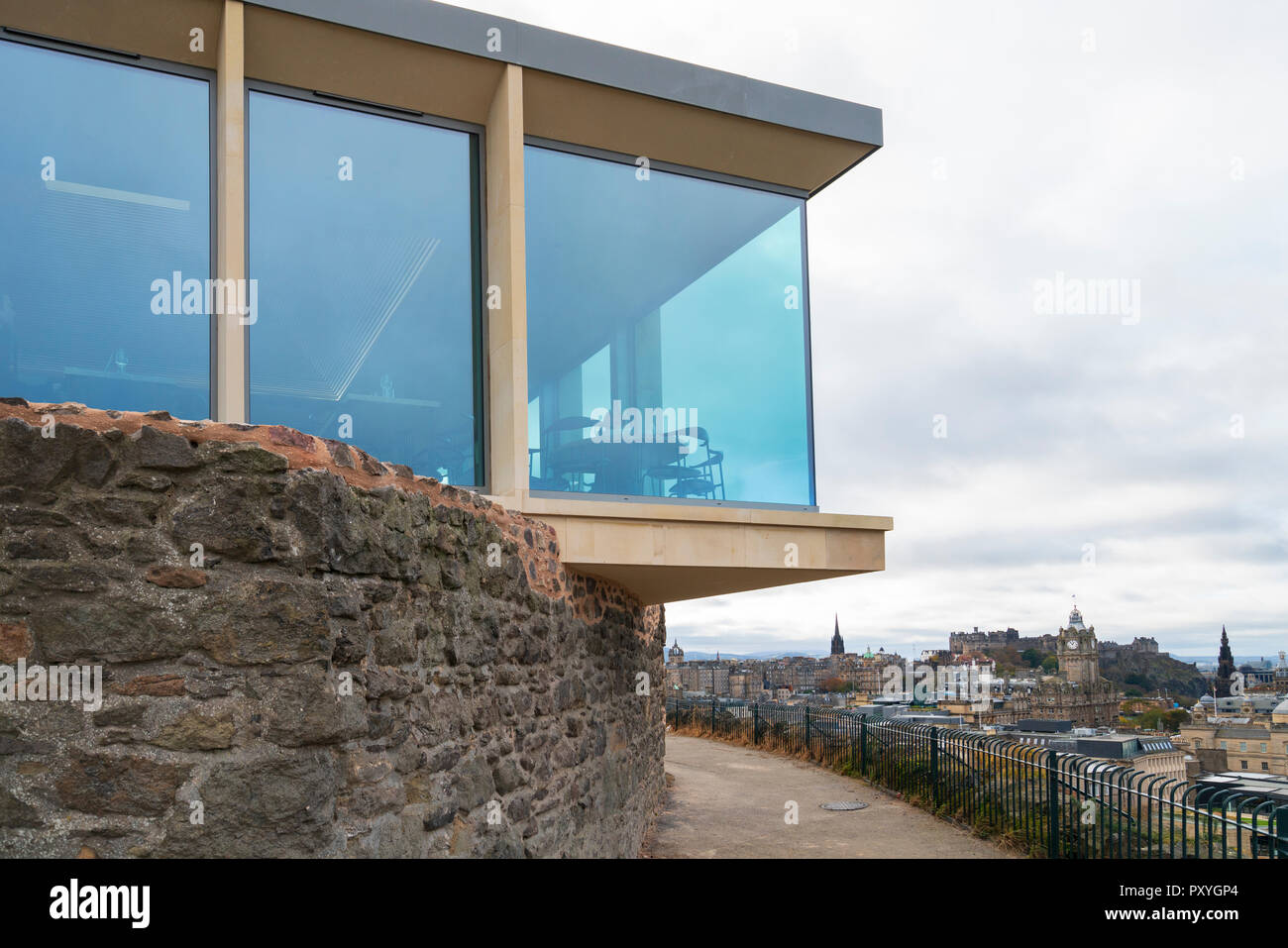 Le nouveau restaurant Lookout partie bâtiment de la nouvelle convention collective photos projet sur Calton Hill, à Édimbourg, en Écosse, Royaume-Uni. Novembre 2018 Ouverture. Banque D'Images