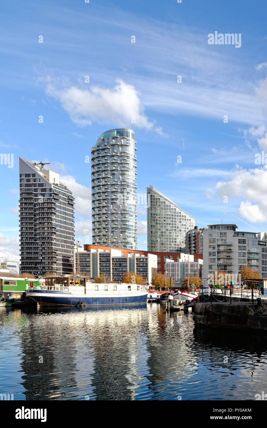 Marina de peuplier, Isle of Dogs, Canary Wharf London Docklands England UK Banque D'Images