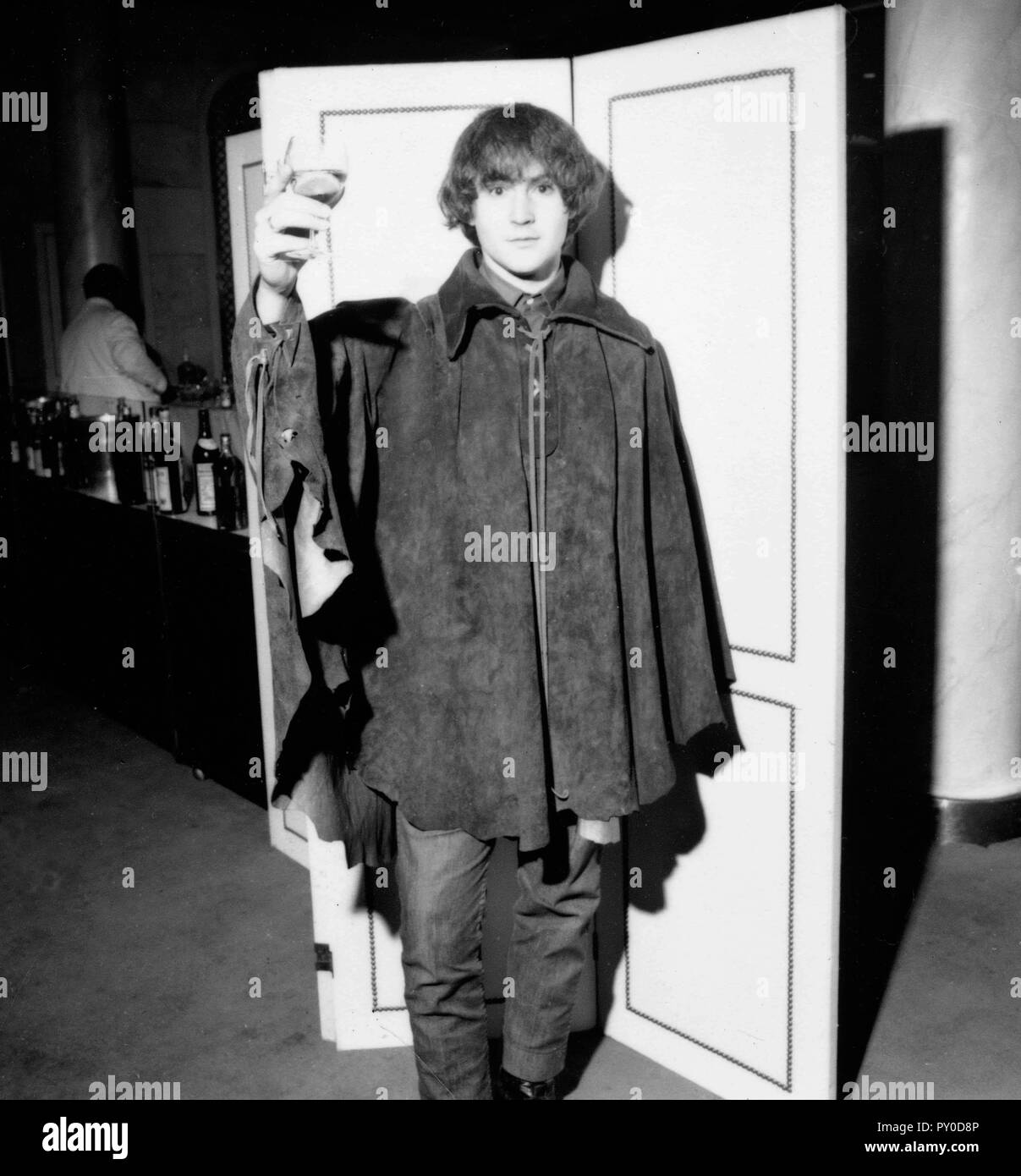 Les 100 Plus Grands Artistes De Tous Les Temps Los Angeles, USA. Les Byrds dans l'une des premières incarnations en 1964.  Les Byrds a subi plusieurs changements de personnel avec le chanteur Roger  McGuinn restant le seul membre constant jusqu'à la