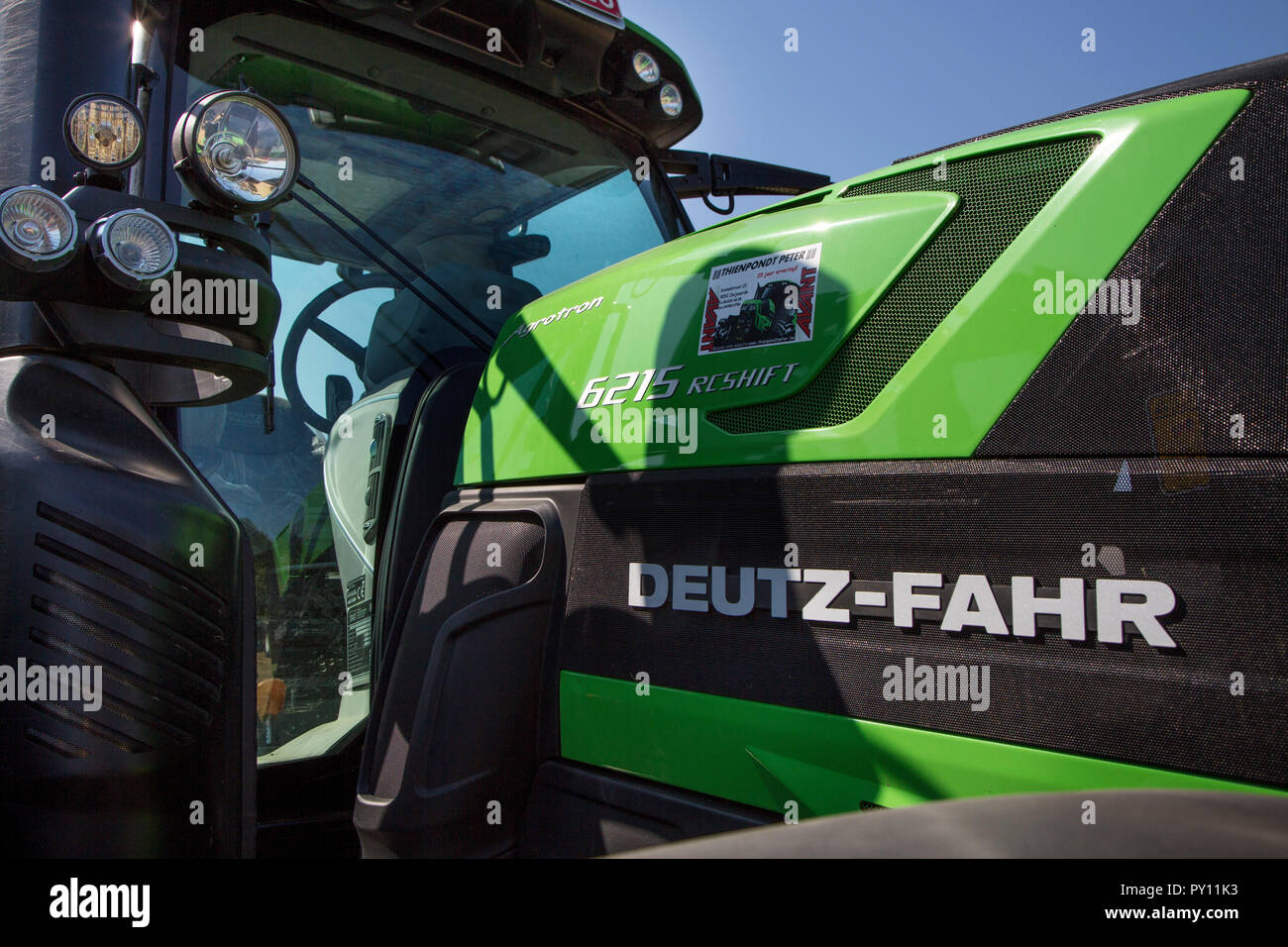 Close-up de Deutz-Fahr Agrotron 6215 RC-Placer le tracteur Banque D'Images
