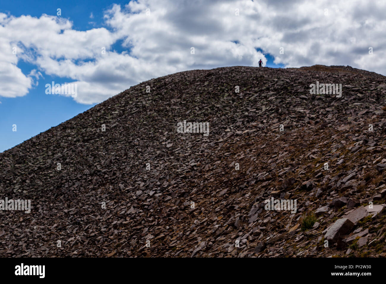 Un éboulis (talus), composé de roches sédimentaires de différentes tailles près de Taylor Lake dans le sud des montagnes Rocheuses, le Colorado Banque D'Images