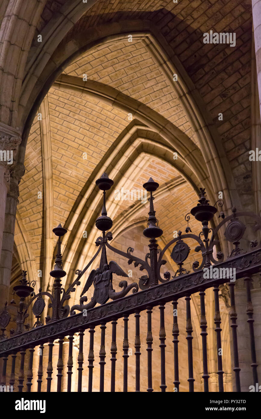 León, Espagne : Détail de l'inrowork dans la nef centrale de Santa María de la cathédrale de León. Connu localement comme la Pulchra Leonina, le milieu du 13ème siècle, c Banque D'Images