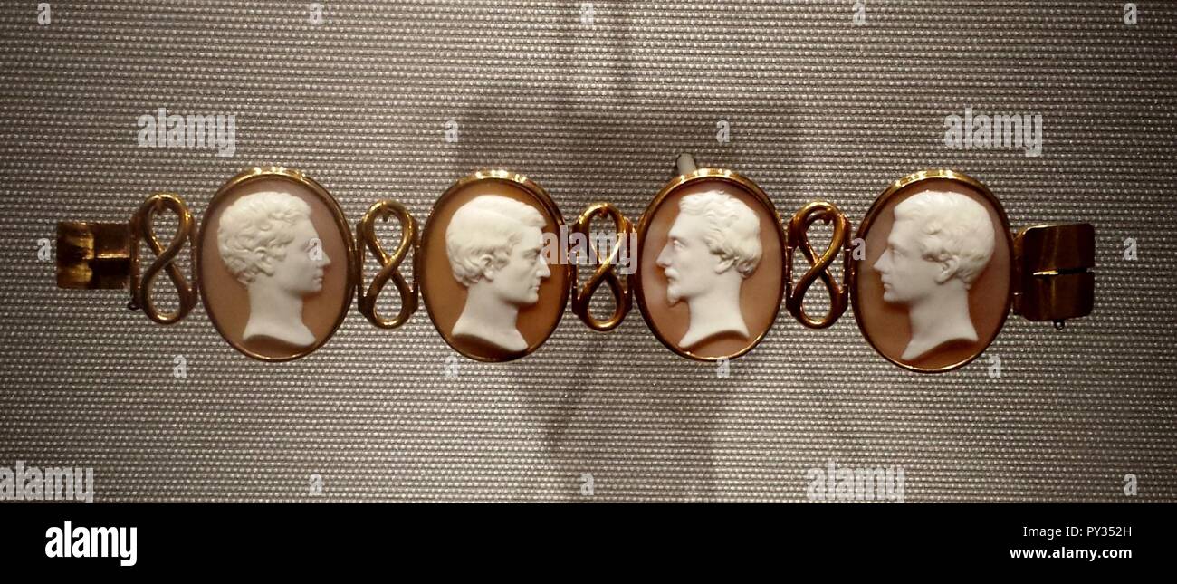 Bracelet camée avec des portraits de la chasse les frères, par William Morris Hunt, c. 1840, gold, shell. Banque D'Images
