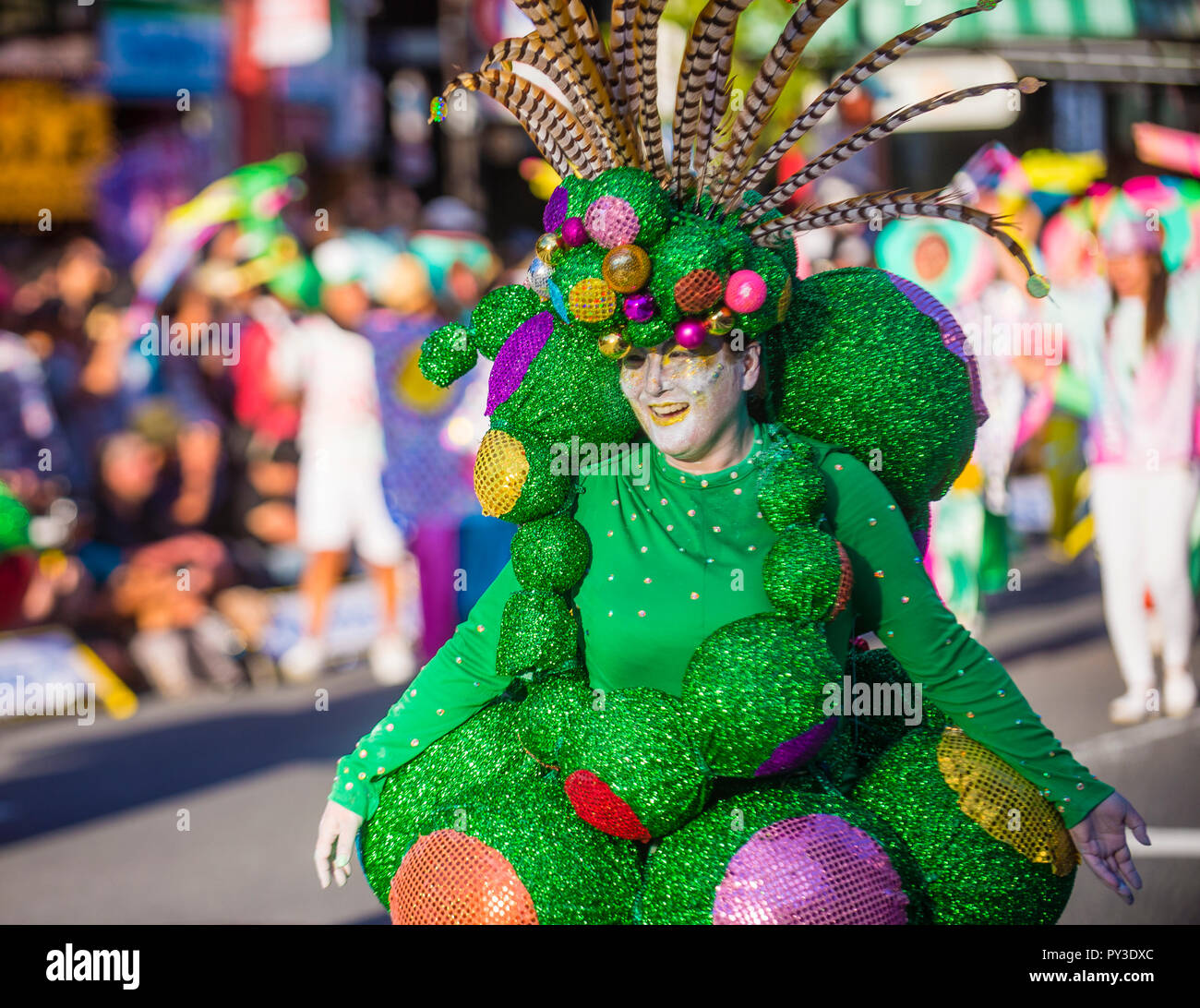 Participant au carnaval Asakusa samba à Tokyo, Japon Banque D'Images