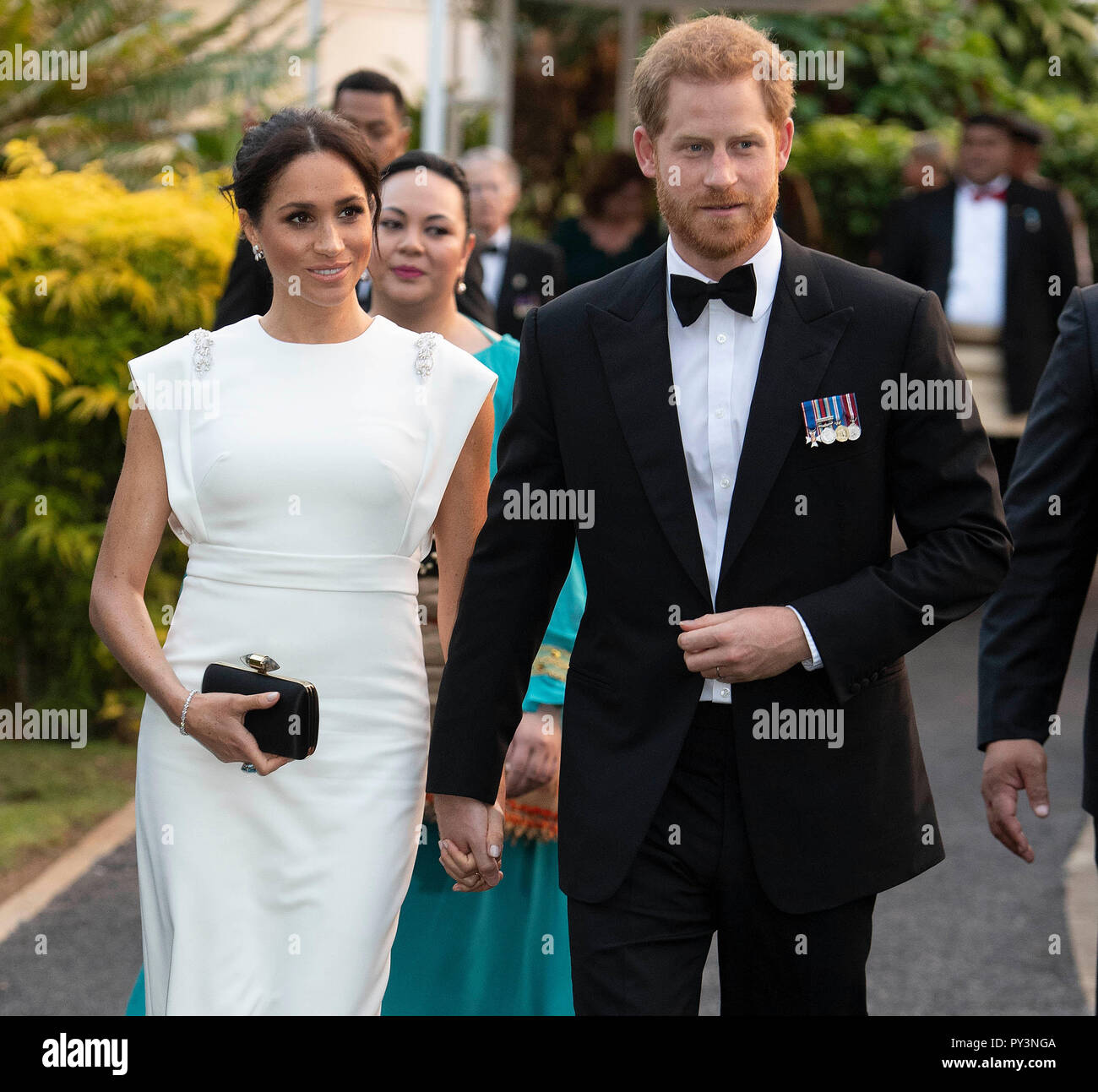 Le duc et la duchesse de Sussex assister à une cérémonie officielle de bienvenue à Maison Consulaire à Tonga le premier jour de leur visite dans le pays. Banque D'Images