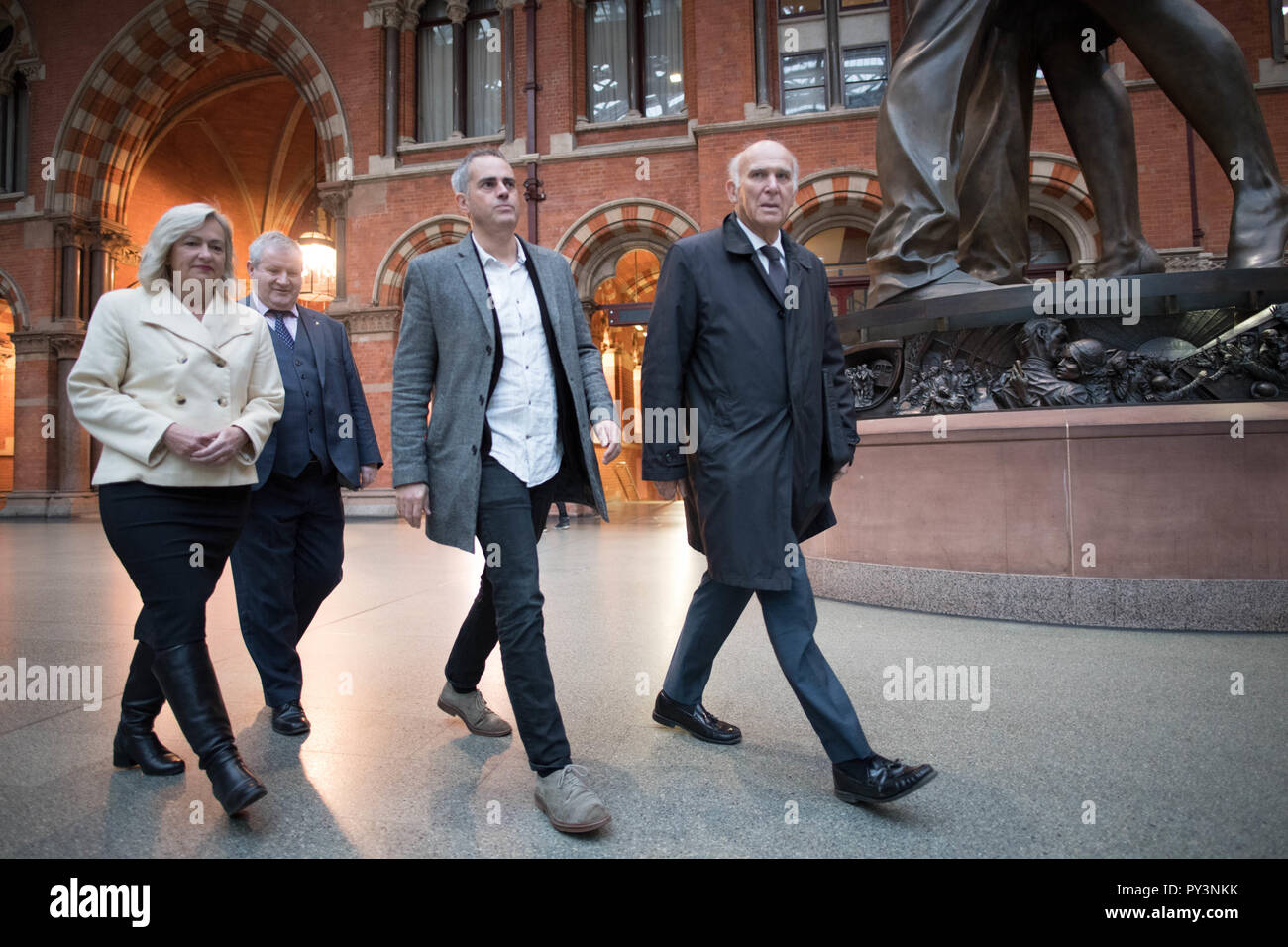 Les dirigeants de l'opposition (de gauche à droite), Plaid Cymru leader Westminster Liz Saville-Roberts, SNP Westminster chef Ian Blackford, la chef du Parti Vert, Jonathan Bartley et leader des Démocrates Libéraux Vince Cable à St Pancras à Londres avant de se rendre à Bruxelles pour Brexit entretiens avec Michel Barnier. Banque D'Images