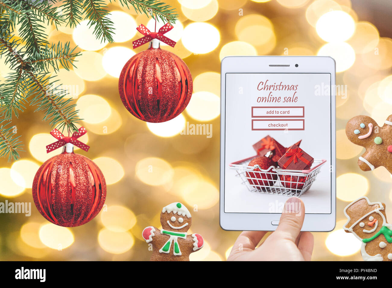 Vente en ligne de Noël. L'acheteur est titulaire de la tablette. Tablette  pour l'achat de cadeaux en ligne sur un fond de Noël. Mon idée et de  dessins Photo Stock - Alamy