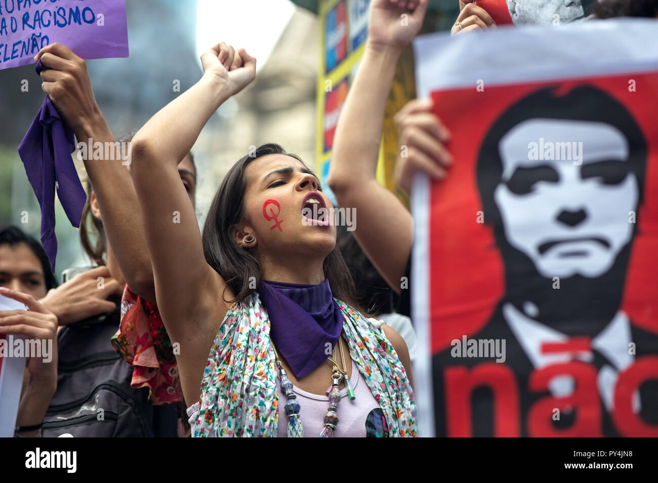 Rio de Janeiro - le 29 septembre 2018 : Les femmes dans la rue pour protester contre le candidat d'extrême droite, Bolsonaro une semaine avant l'élection présidentielle Banque D'Images