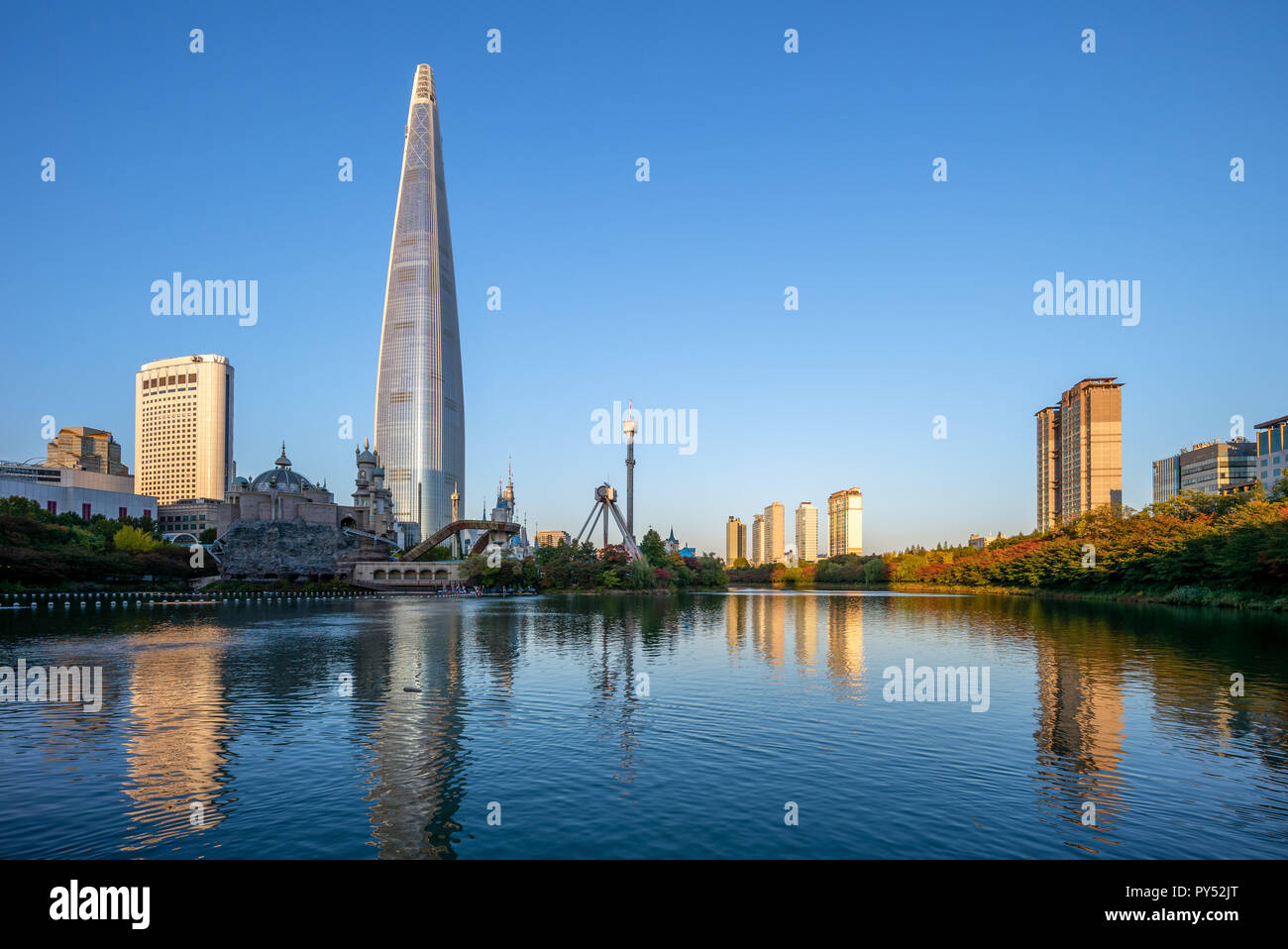 Songpa Naru Park et Seokchonhosu Lake à Séoul Banque D'Images