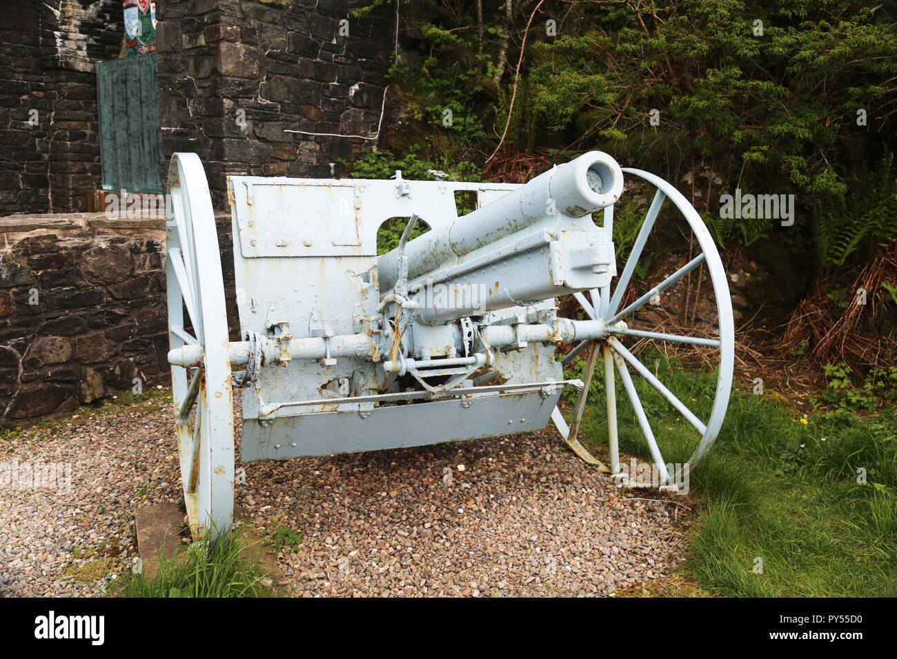 Kanone italien M canon de campagne 1906 de WW1 au château Eilean Donan, Ecosse. Banque D'Images