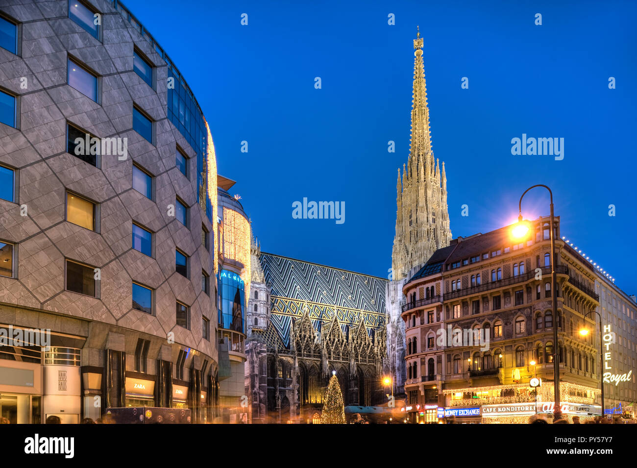 Wien, Stephansdom zu Weihnachten - Vienne, la cathédrale St Stephens au temps de Noël Banque D'Images