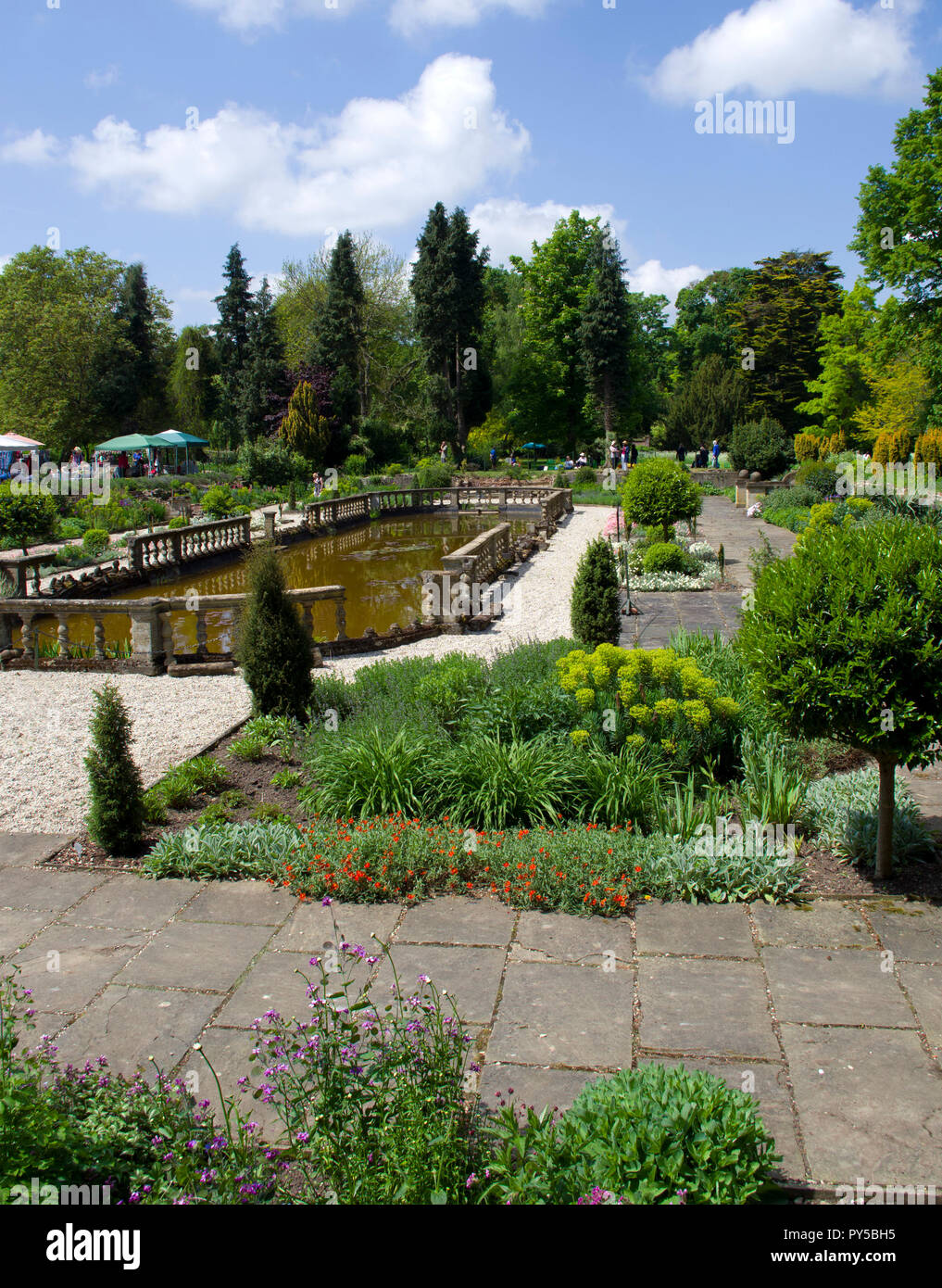 Jardins de Esaton restauré oublie Lodge à l'ouest de Great Dunmow conçu par Harold Peto j 1902 pour Marguerite, comtesse de Warwick Banque D'Images