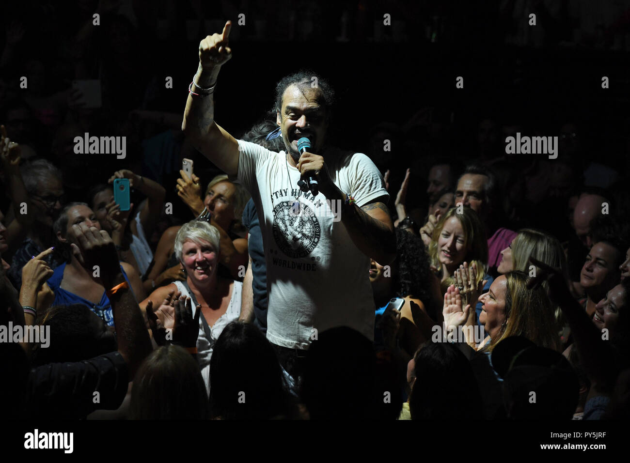 Fort Lauderdale en Floride, USA. 24 Oct, 2018. Michael Franti & Spearhead en concert à vivre la révolution le 24 octobre 2018 à Fort Lauderdale, en Floride. Credit : Mpi04/media/Alamy Punch Live News Banque D'Images