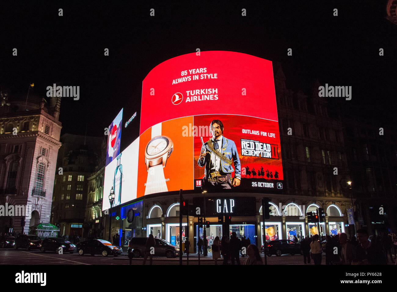 Turkish Airlines, 85 Ans Toujours dans la publicité style sur Piccadilly Lights - l'immense nouvel écran numérique LED Landsec sur Piccadilly Circus, Londres, Royaume-Uni Banque D'Images