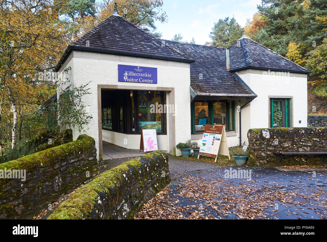Killiecrankie Visitor Centre, point de départ de sentiers et le National Trust Soldat populaires's Leap, Pertshire, en Écosse. Banque D'Images