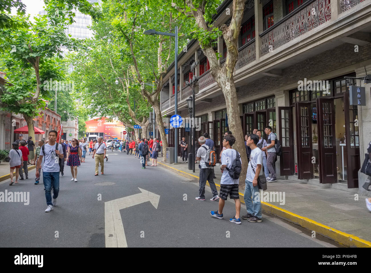 Scène de rue à l'élaboration de Xintiandi l'ancienne Concession Française, Shanghai, Chine, Asie Banque D'Images