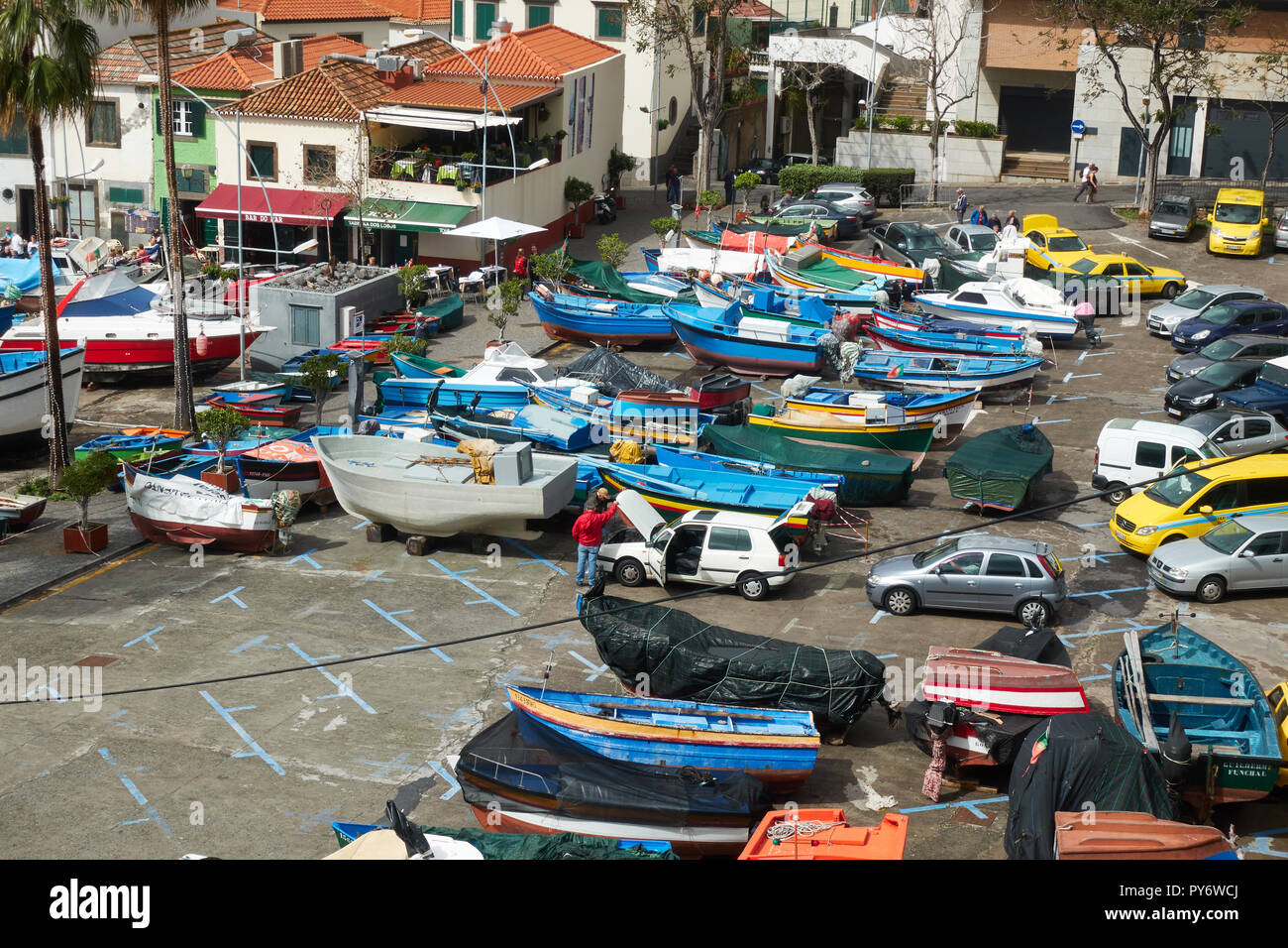 Bateaux de pêche sur le port de plaisance de Câmara de Lobos, Madère Banque D'Images