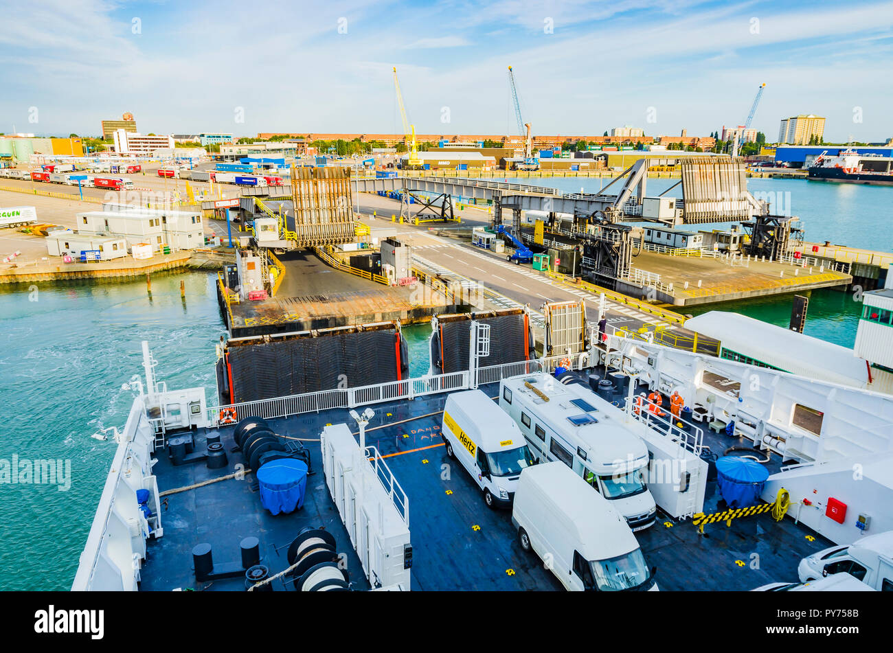 Le port ferry de Portsmouth Continental. Portsmouth, Hampshire, Angleterre, Royaume-Uni, UK, Europe Banque D'Images